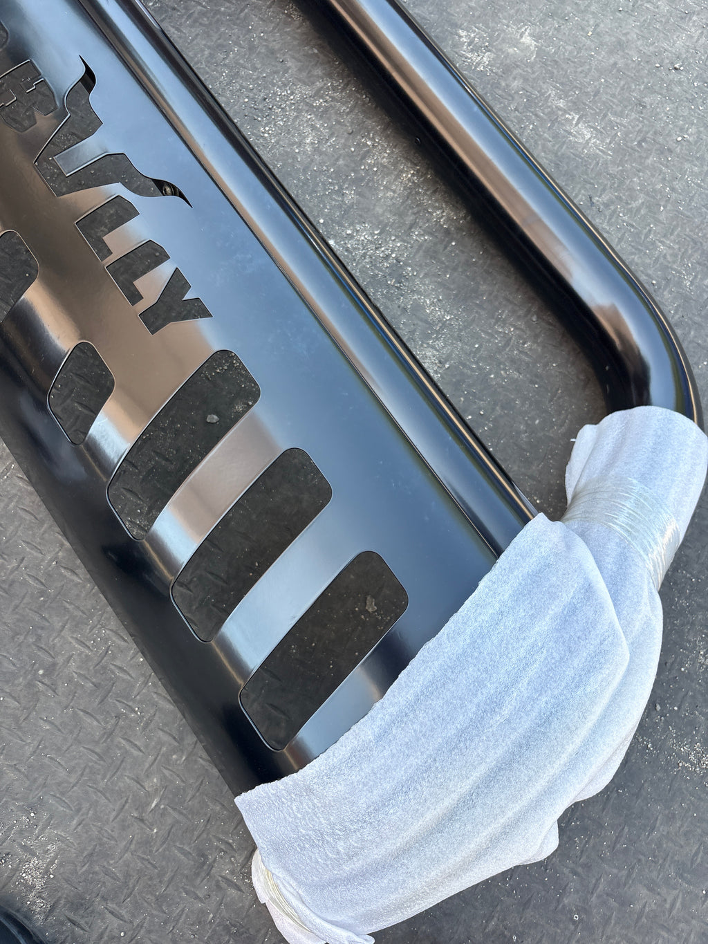 11-16 Ford F-250 F-350 F-450 F-550 Super Duty Black Bully Bull Bar