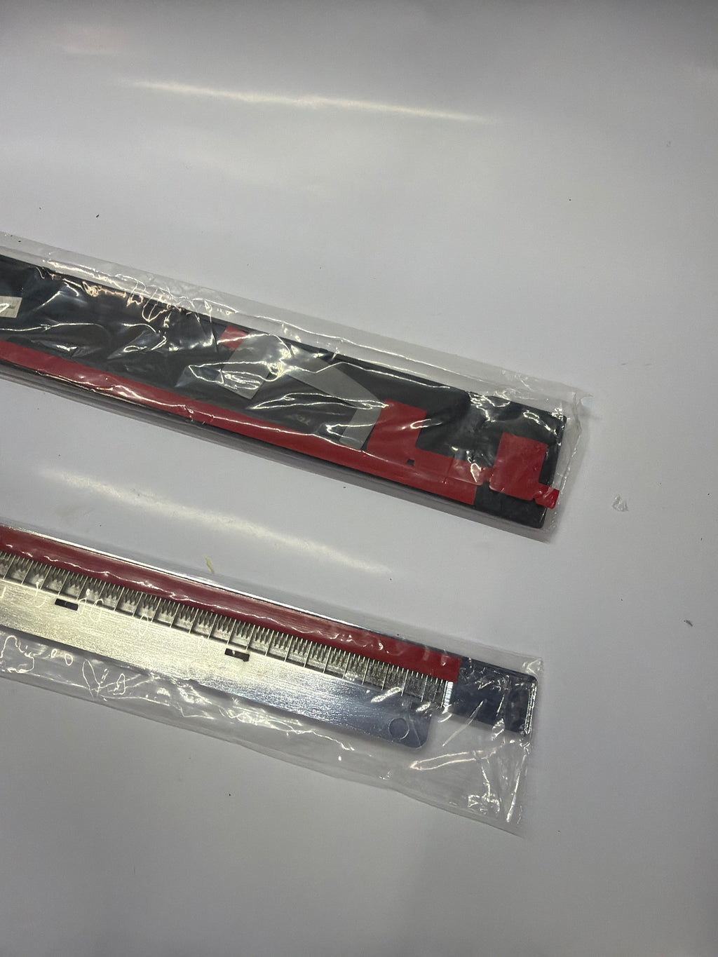15950533 2010-2014 YUKON XL SILVERADO SIERRA 2500 HD DOOR MOLDING REAR DRIVER SIDE WITH CHROME