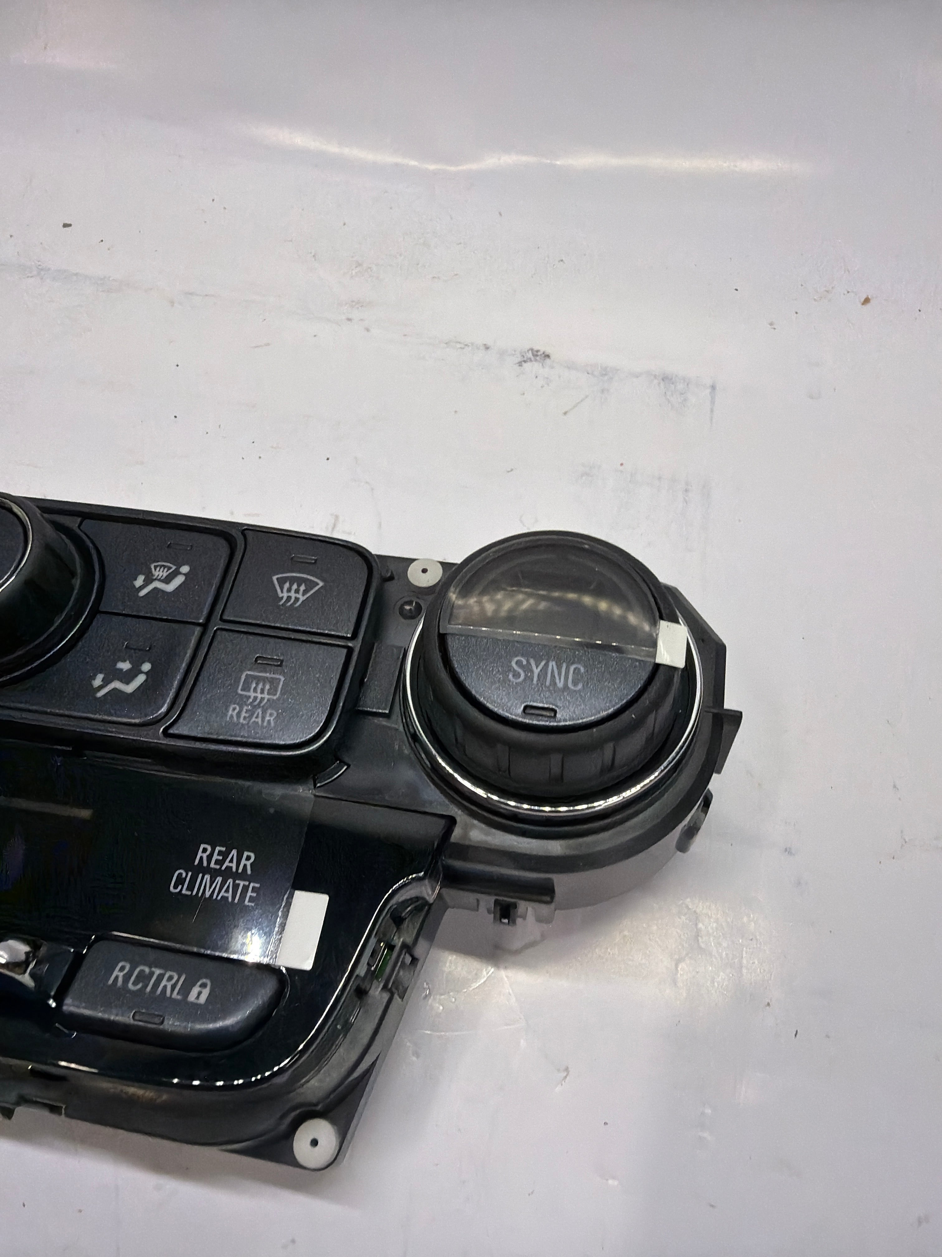 84412941 15-74932 AC Delco Climate Control Unit for GMC Yukon XL 2015-2016
