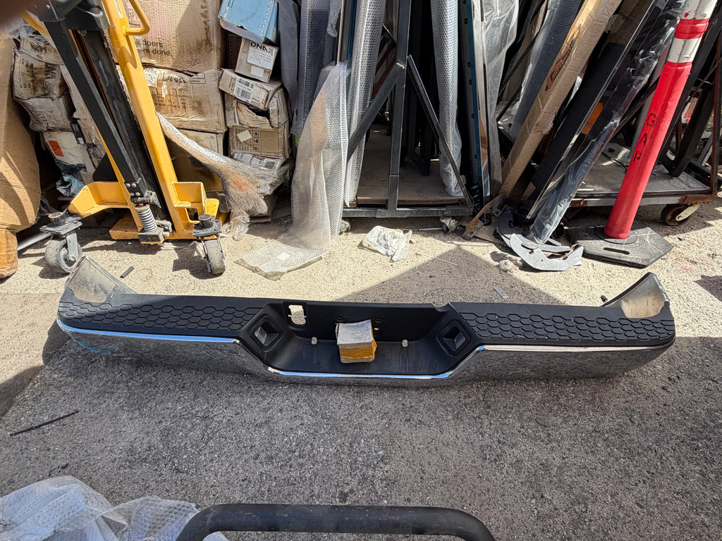 09-18 DODGE RAM 1500 CHROME REAR BUMPER NO SENSOR HOLES AS IS