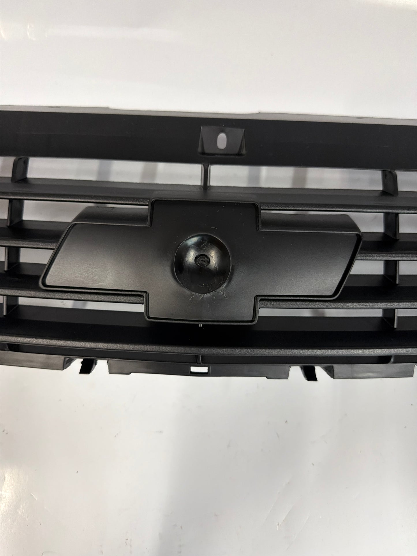 15266336 Bumper Grille For 2006-2008 Chevrolet Malibu Upper Black Shell Insert