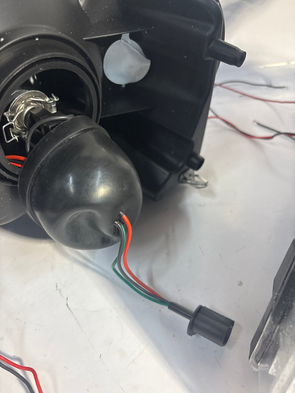 07-14 Ford Expedititon Chrome Clear LED Headlights Wiring Needed