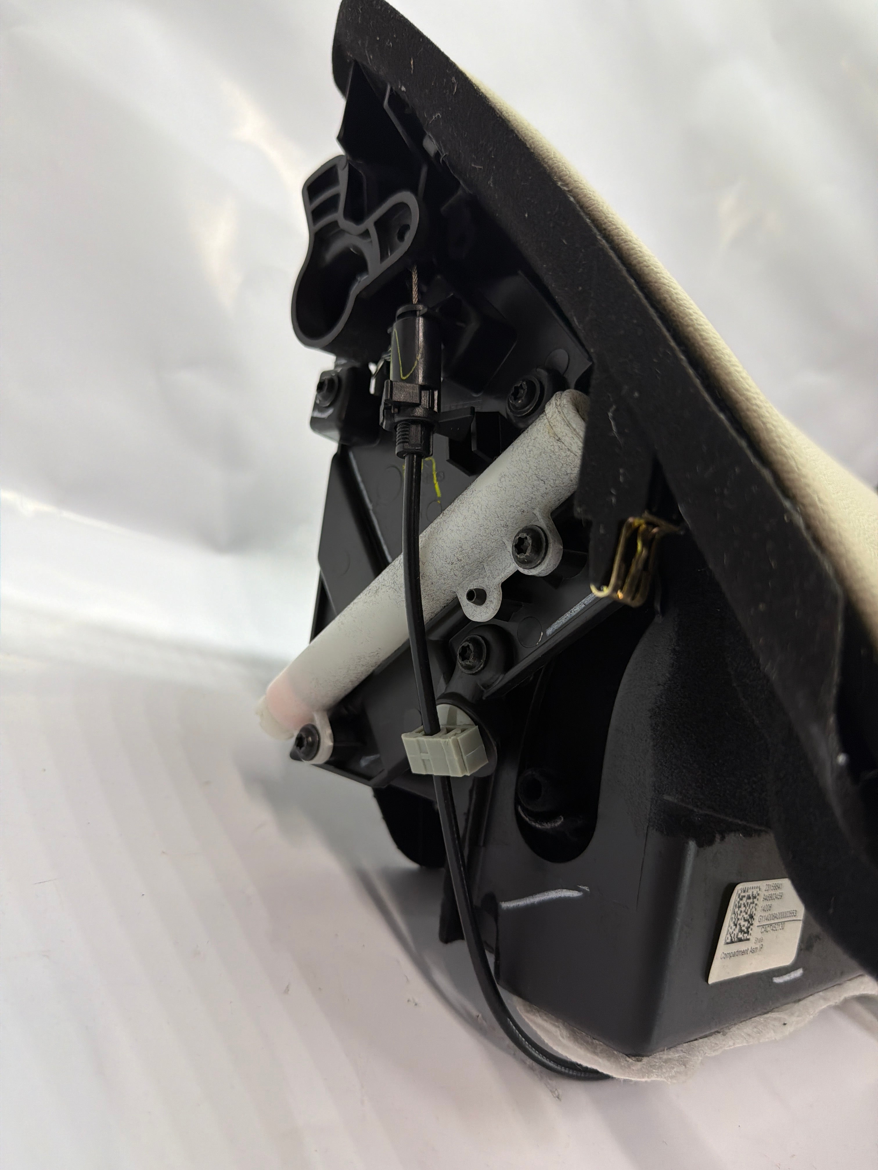 23158641 Shale Instrument Panel Compartment - GM GLOVE BOX 13-19 CADILLAC XTS