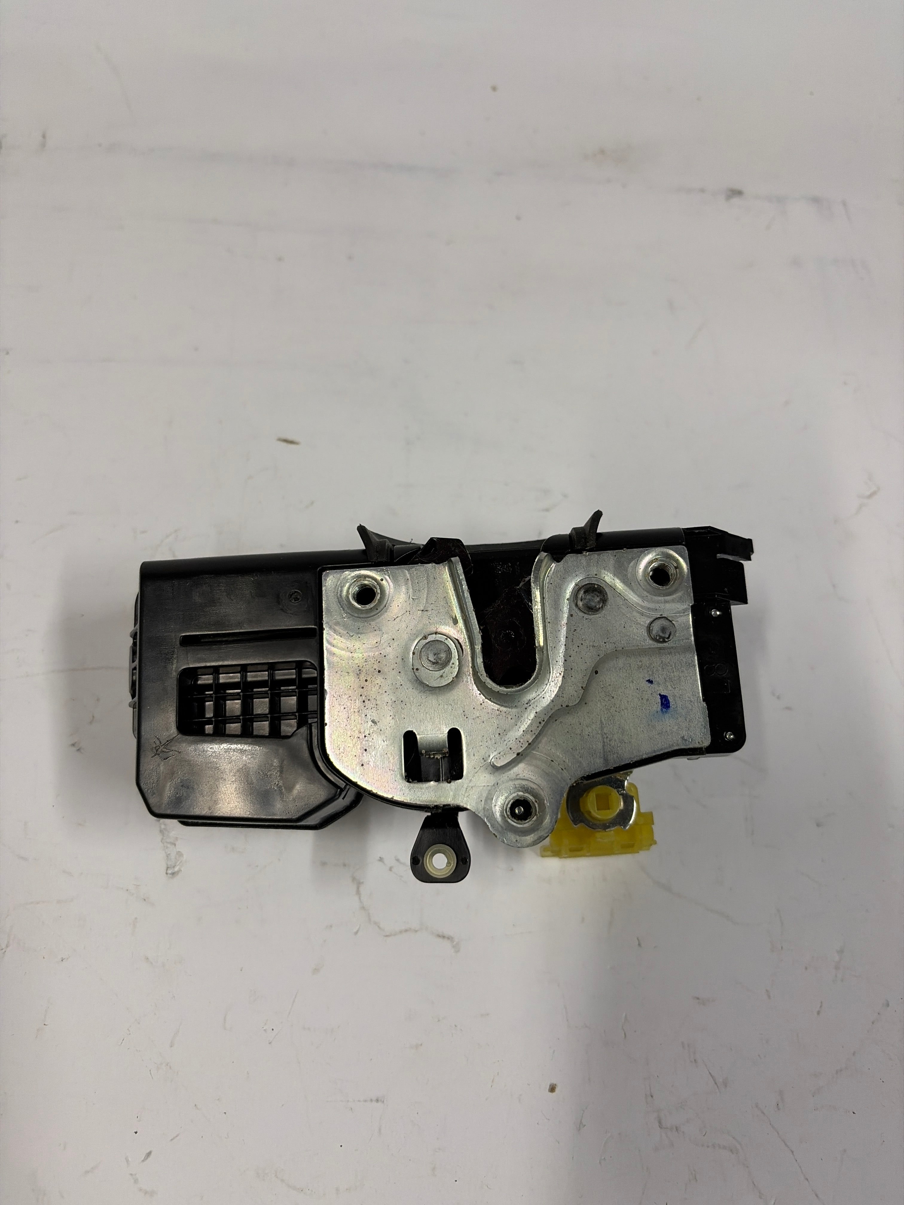 25955875 Front Left Door Lock Actuator Motor for Pontiac Grand Prix 2004-2008
