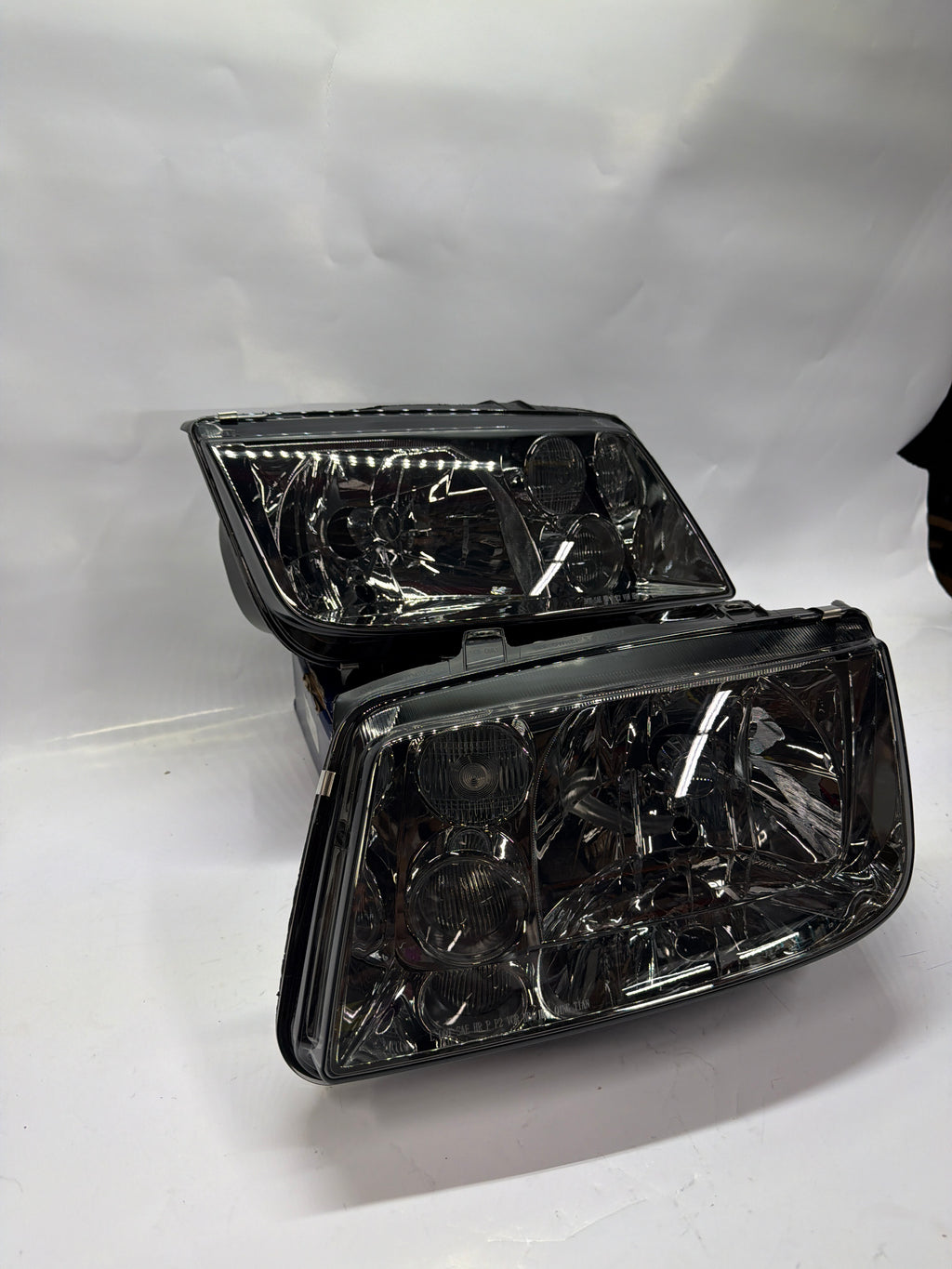 99-05 VOLKSWAGEN JETTA SMOKED HEADLIGHTS
