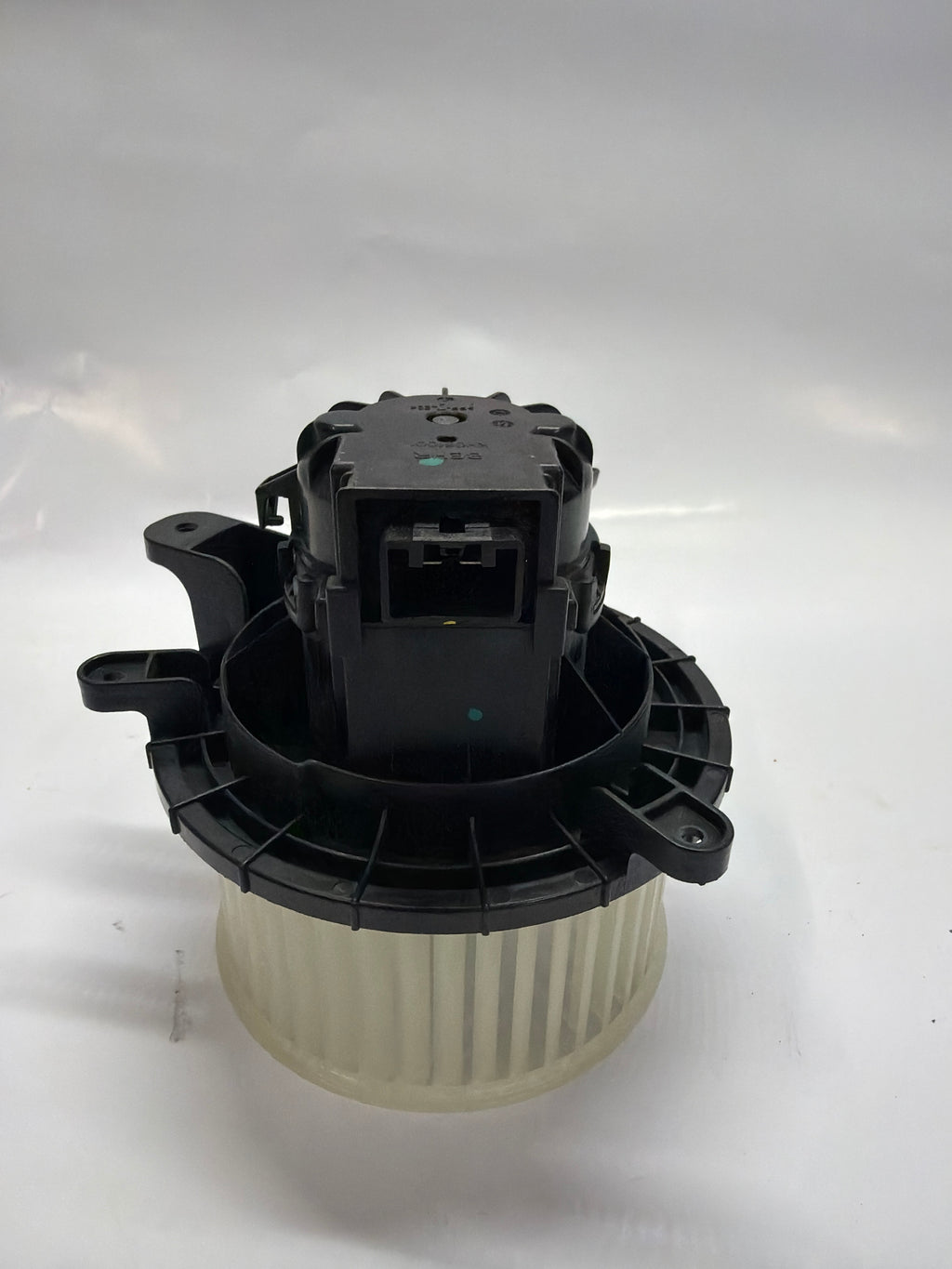 84156077 15-81781 GM Motor Assembly Auxiliary Blower Yukon Tahoe Acadia