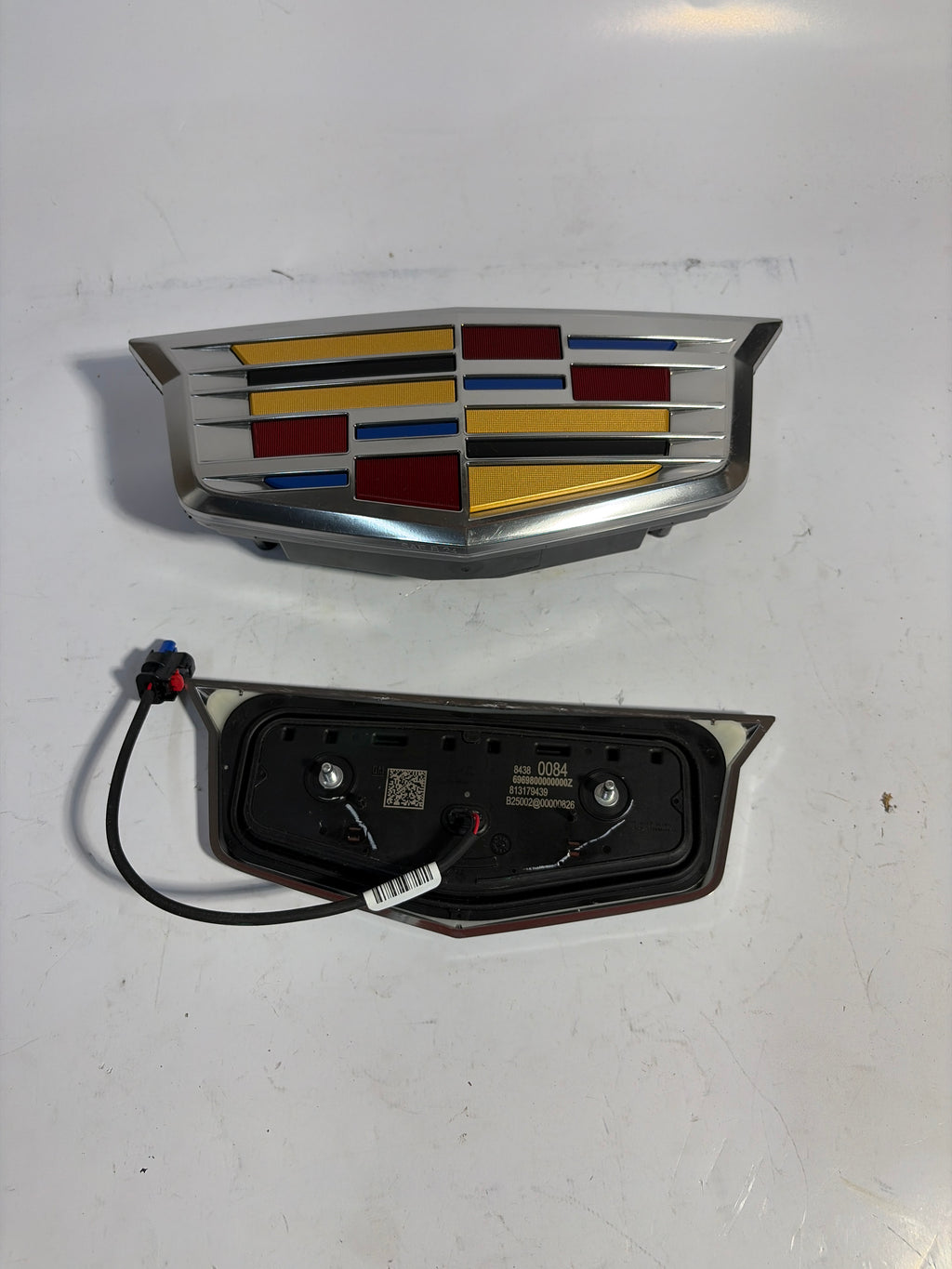 85788443 + 84380084 front LED and rear emblem for 2021-2026 Cadillac Escalade