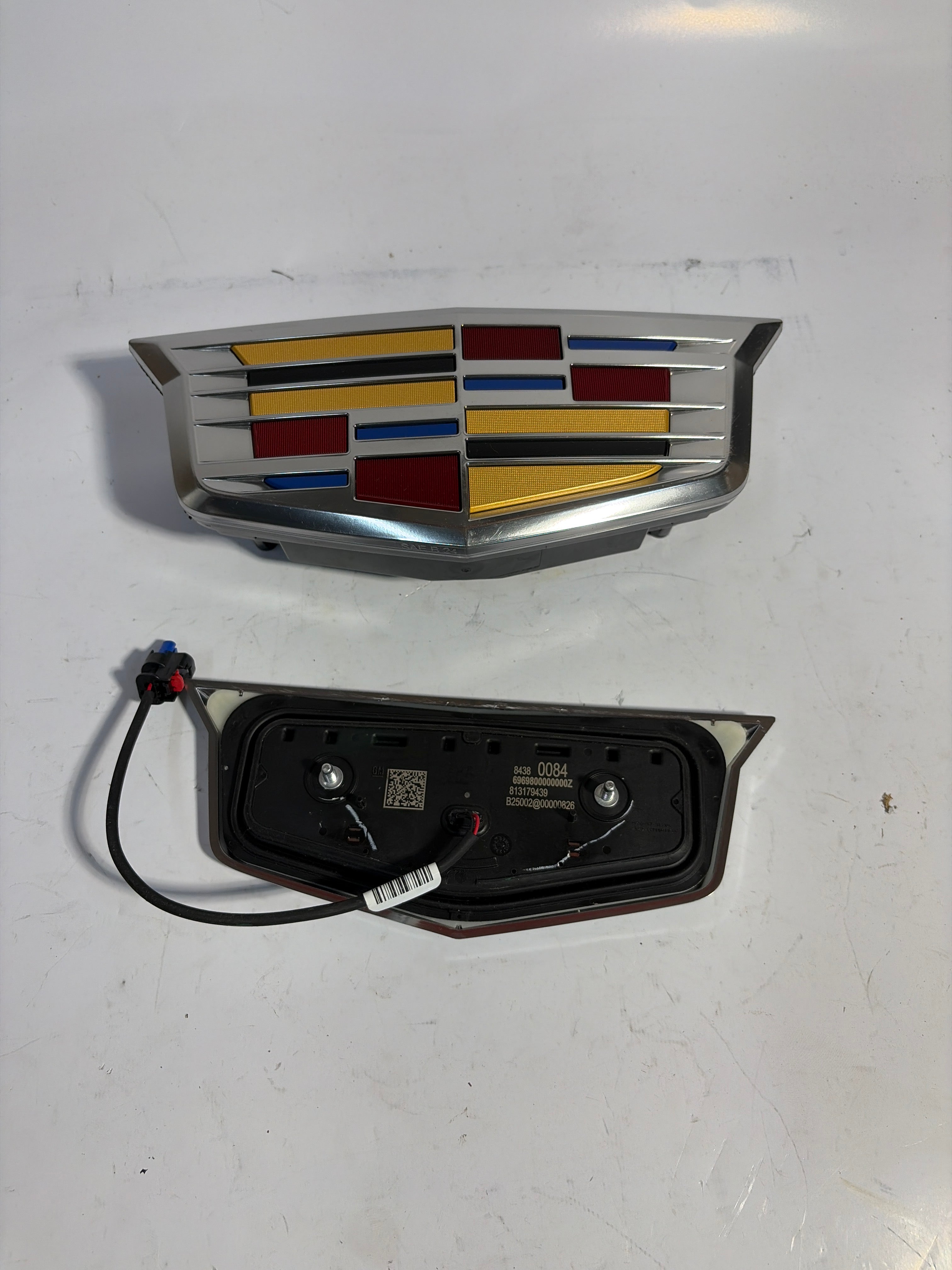 85788443 + 84380084 front LED and rear emblem for 2021-2026 Cadillac Escalade