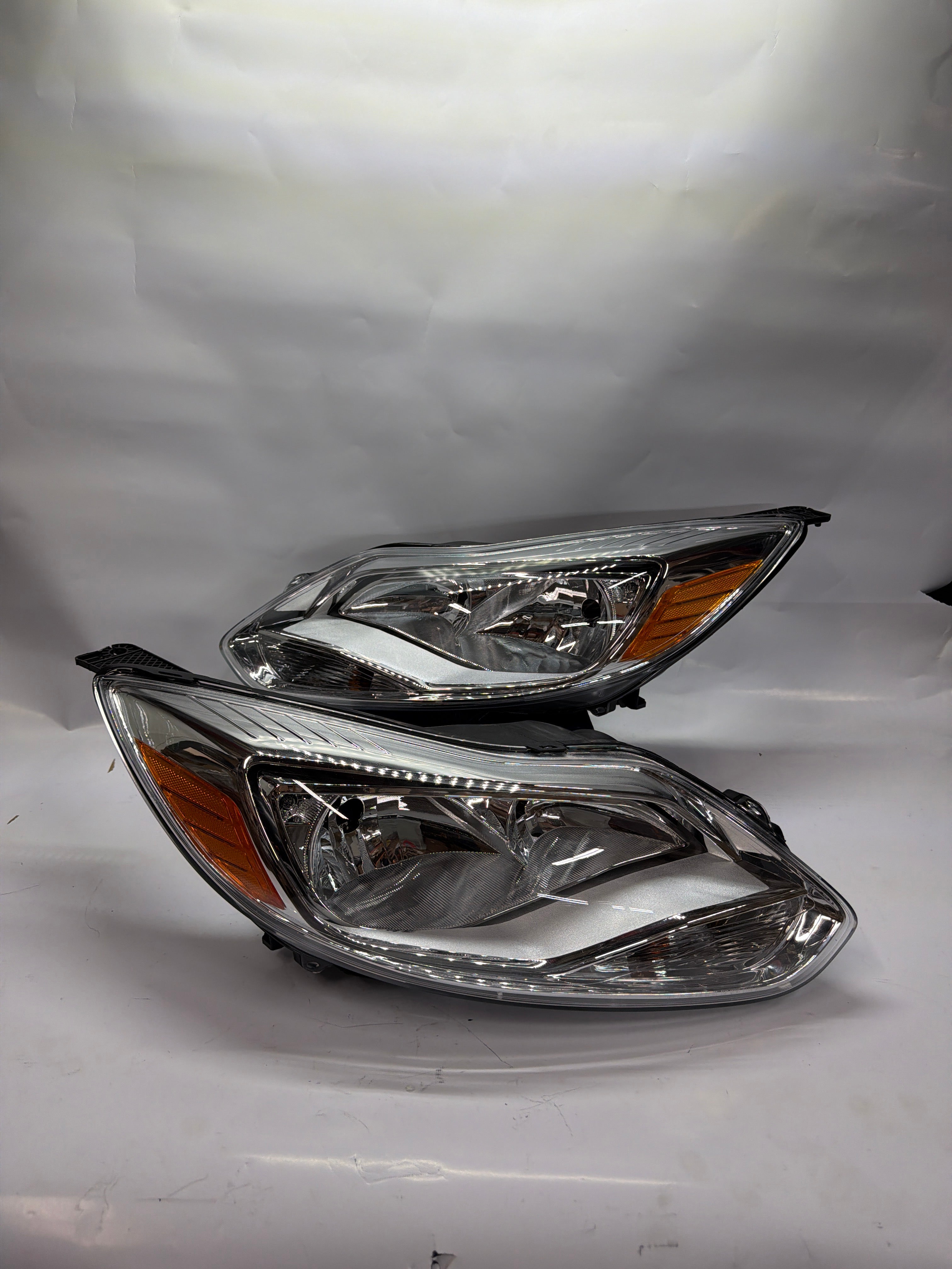 12-14 FORD FOCUS chrome amber pair of headlights