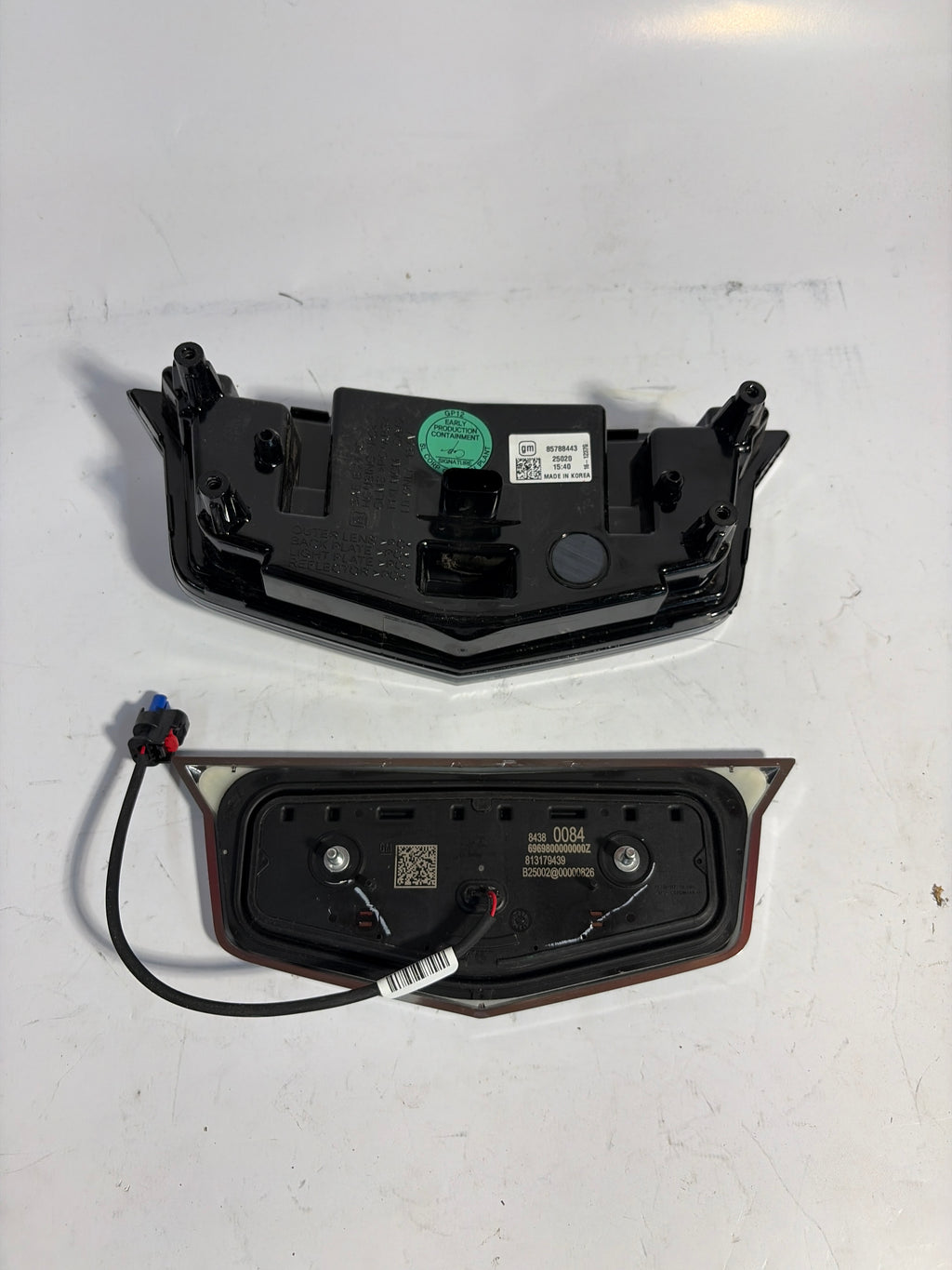 85788443 + 84380084 front LED and rear emblem for 2021-2026 Cadillac Escalade