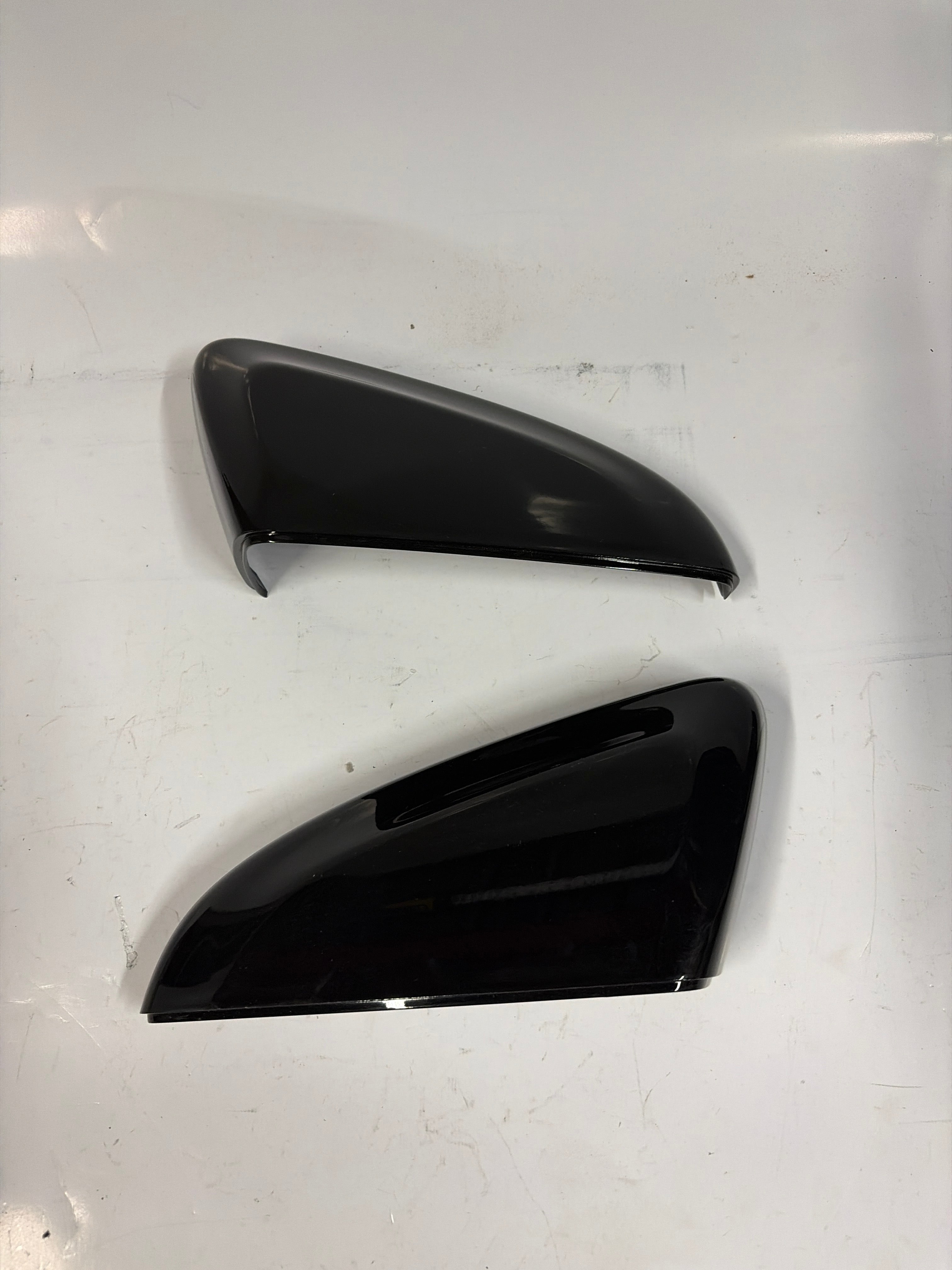 84809699k + 84809698k 21-25 CADILLAC CT4 LRFT AND RIGHT MIRROR COVERS