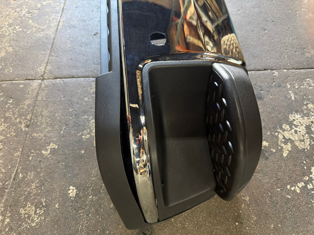15-18 CHEVY SILVERADO / GMC SIERRA 2500HD 3500HD CHROME REAR BUMPER STEP