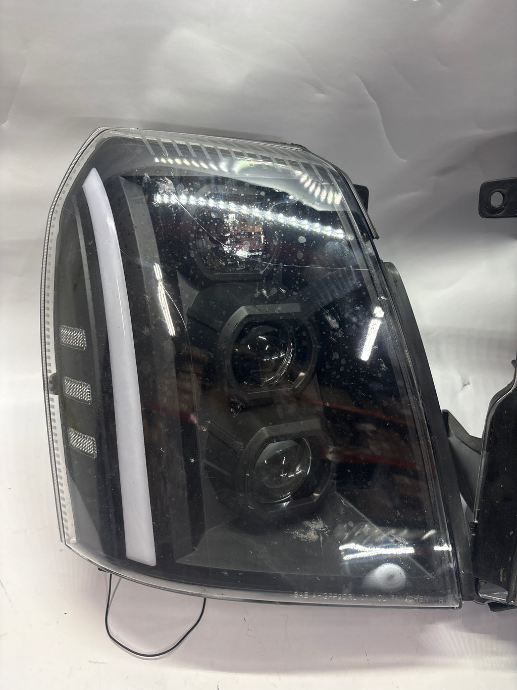 HL-LB-CE07-BK-CL1-ASIS 07-14 Cadillac Escalade Black Clear LED Headlights USED