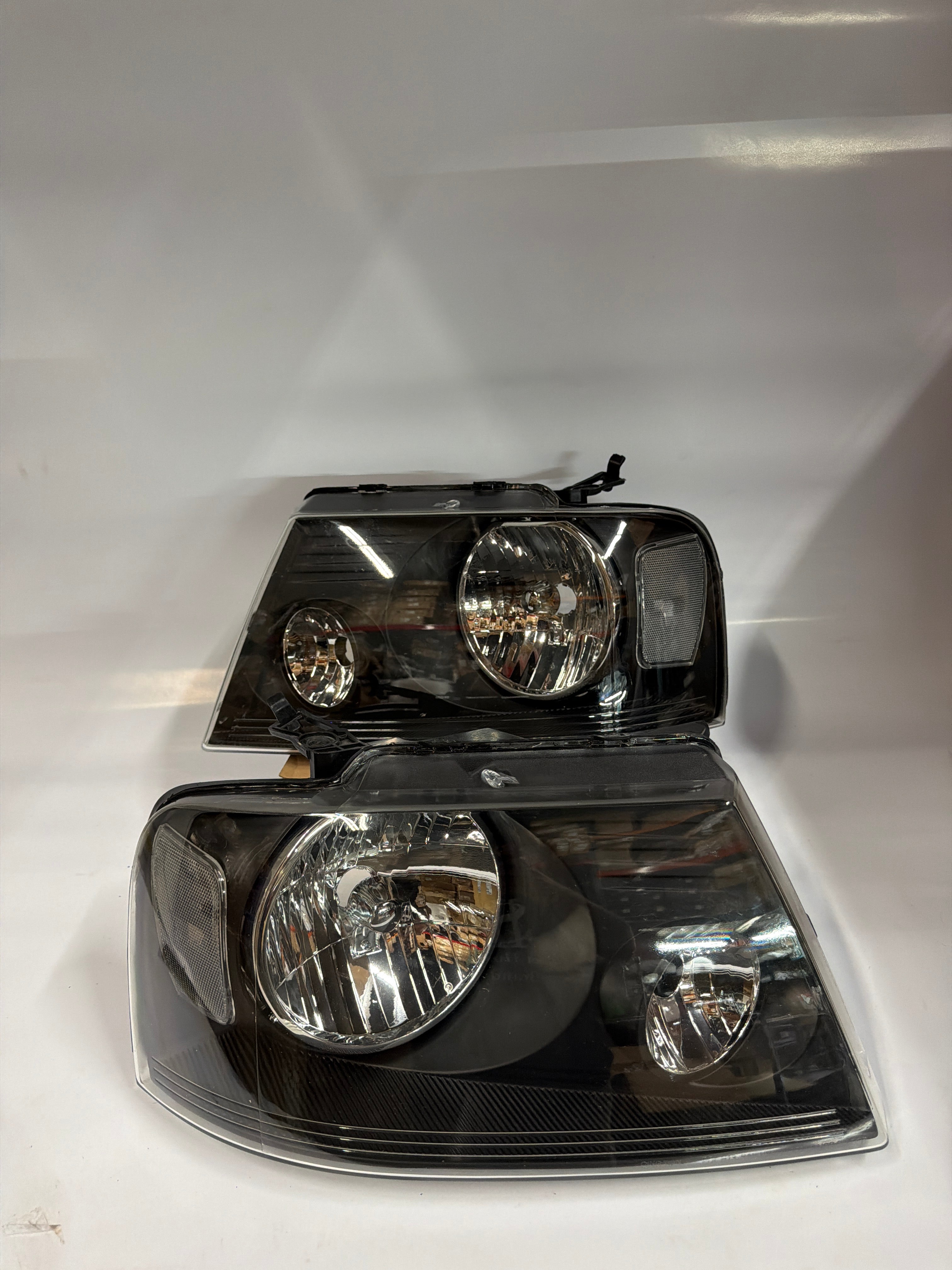 OPEN BOX 04-08 FORD F-150 BLACK HOUSING HEADLIGHTS