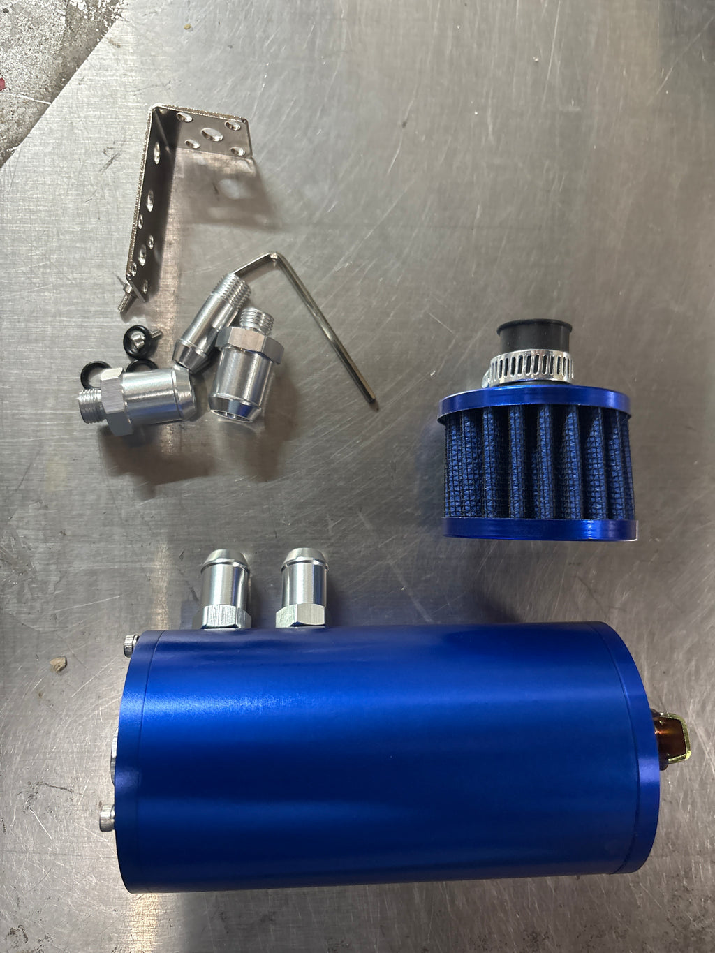 DNA Motoring Universal Blue Aluminum Oil Catch Can Kit with Breather - PT-ZTL-9044-LB