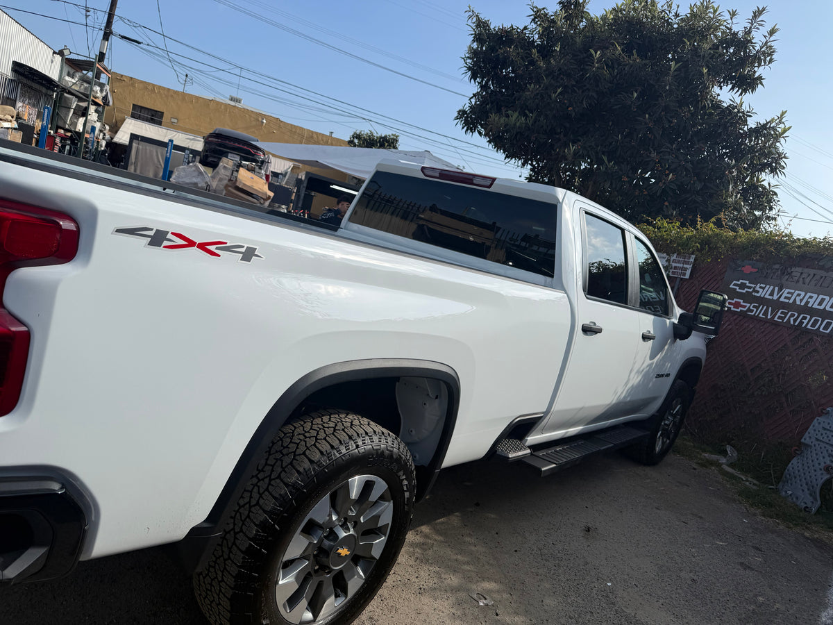 19-ON CHEVY SILVERADO CREW CAB “8017” STYLE RUNNING BOARDS