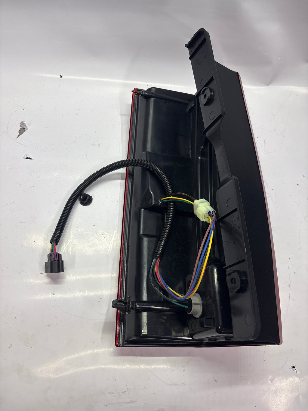 ASIS-OEM-TL-081-R Open BOX AS IS Factory Style LED Tail Light (Right) 07-14 Cadillac Escalade ESV