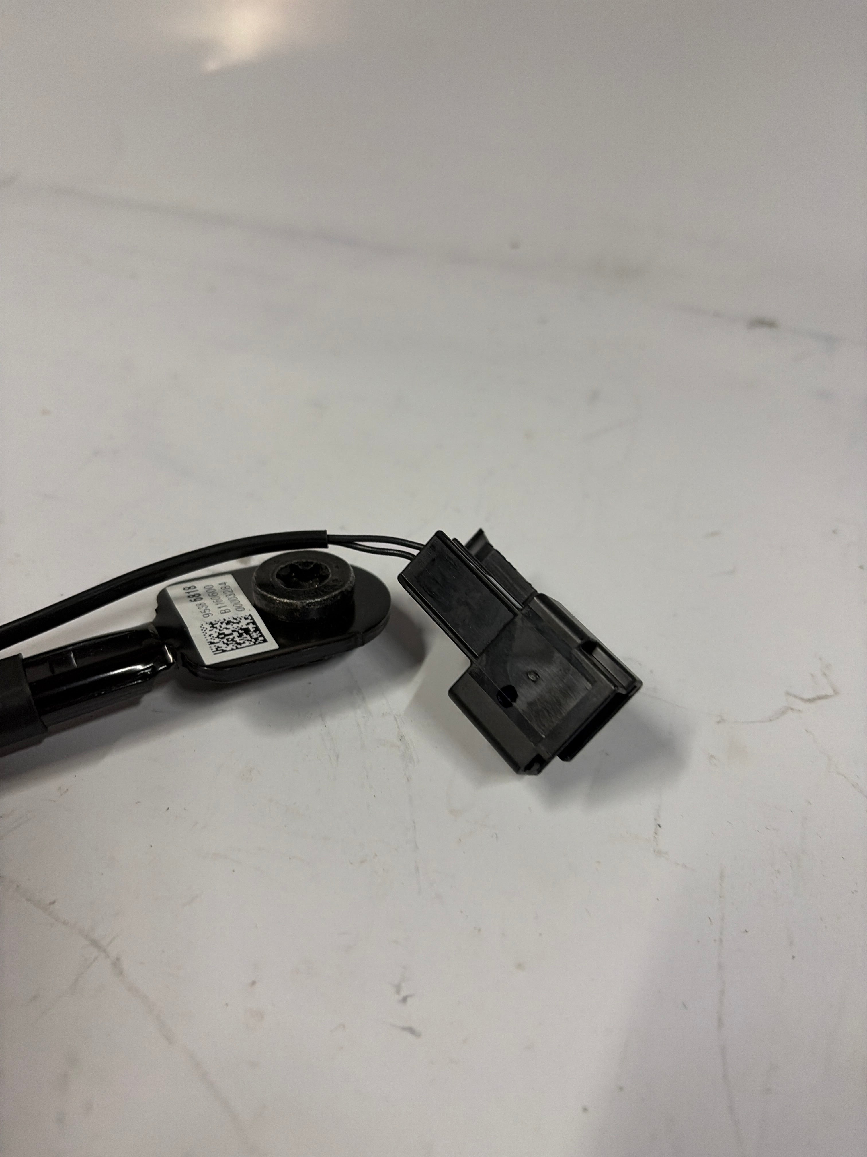 19300532 2012-2019 CHEVROLET SONIC LH Left Seat Belt Front Driver Buckle