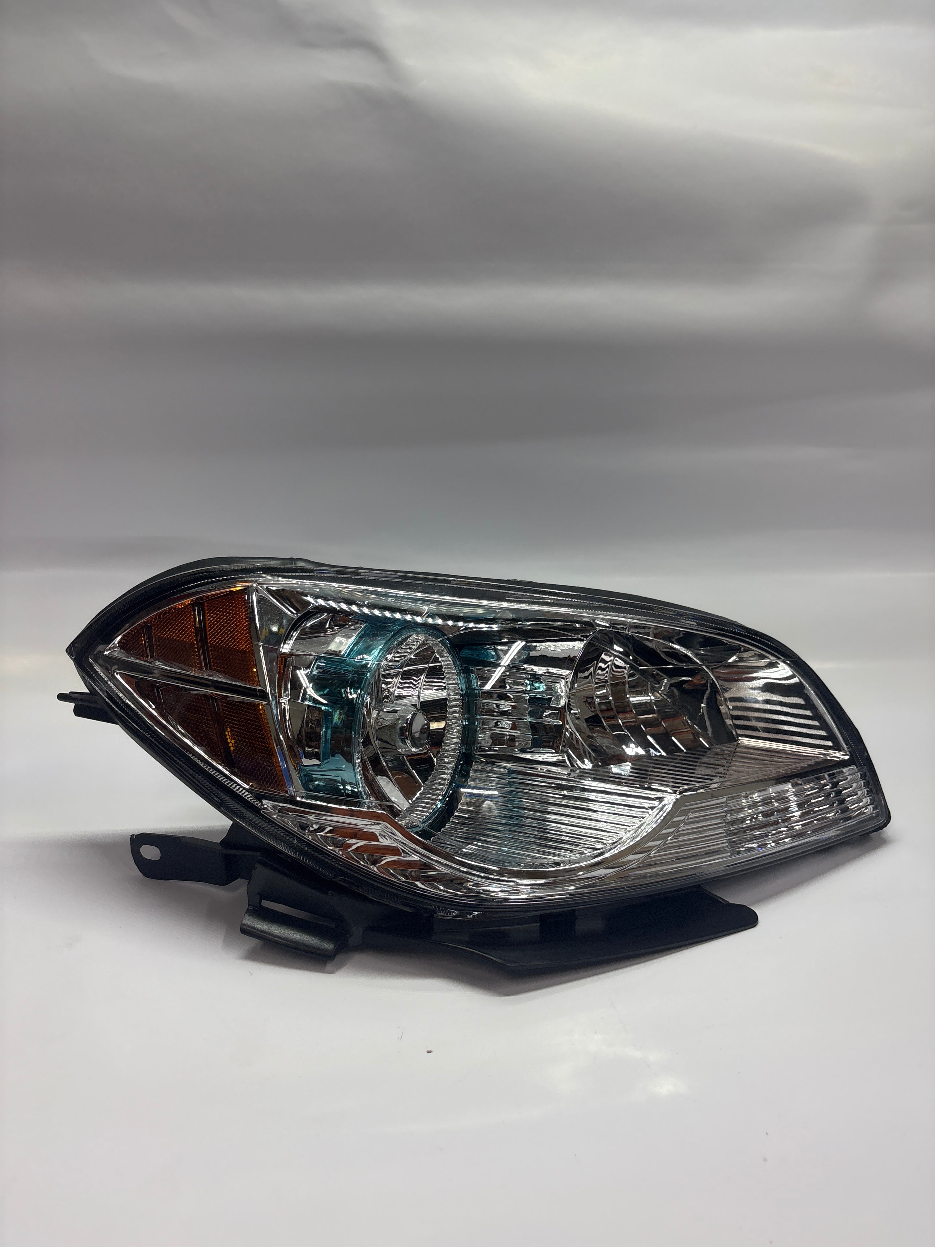 08-12 Chevy Malibu Chrome Amber Right Side Passenger Headlight