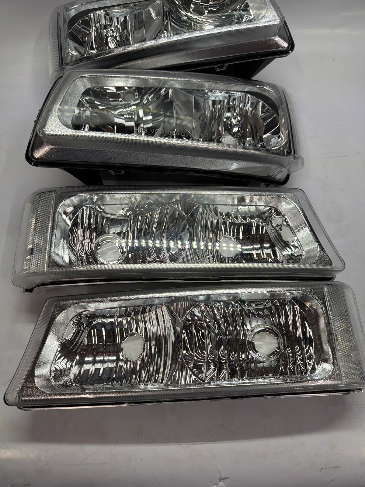 03-06 CHEVY SILVERADO / AVALANCHE chrome clear