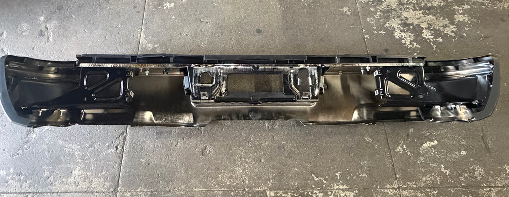 15-18 CHEVY SILVERADO / GMC SIERRA 2500HD 3500HD CHROME REAR BUMPER STEP