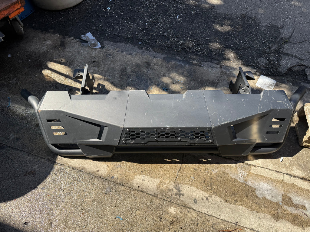 #37 24 TOYOTA TACOMA FRONT BLACK BUMPER OPEN BOX