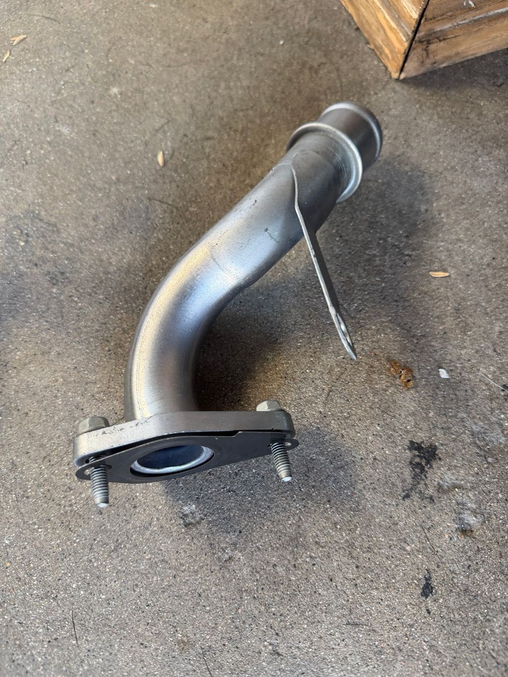 Actual GM 12668440 water pump inlet pipe full view
