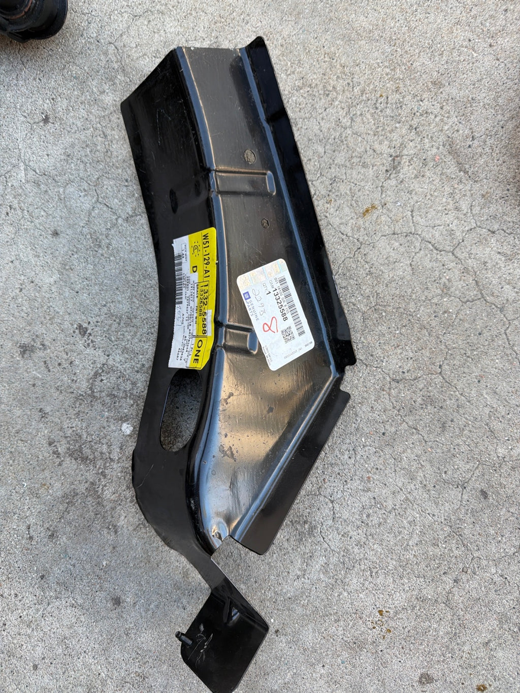 Actual GM 13325588 Front Inner Wheelhouse Panel Brace in Tote 37A