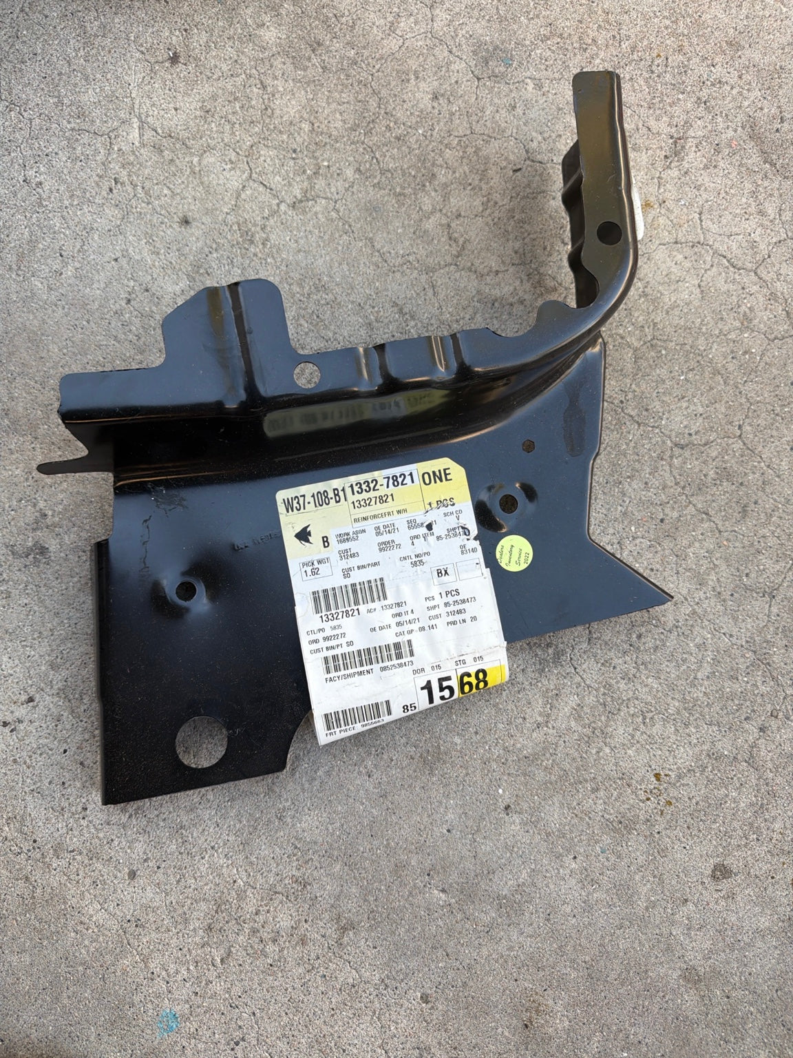 Actual GM 13327821 Driver Side Wheelhousing Reinforcement in Tote 37A