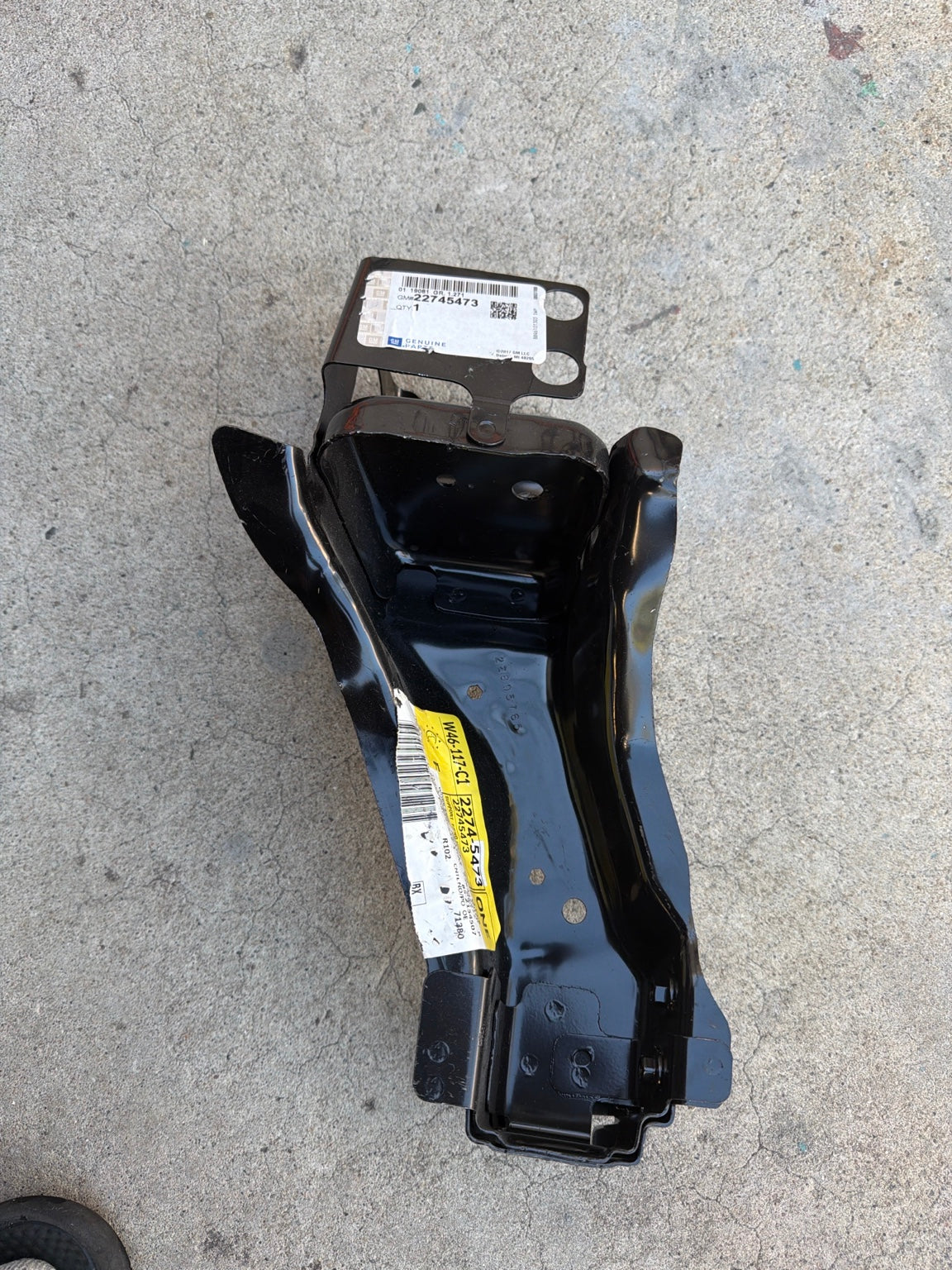Actual GM 22745473 Front End Upper Tie Bar Outer Support in Tote 37A