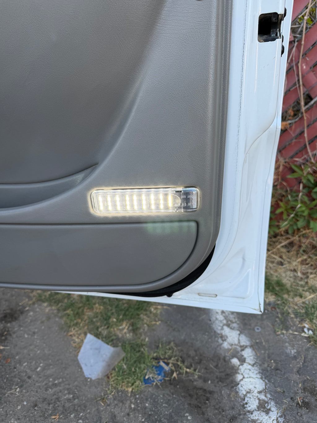 LED Interior Door Panel Lights for 1995-1999 Chevy C/K Silverado Sierra Yukon 99-06 Chevy Courtesy Door Reflector Light Intended for Hummer H2 2003-2009 Led Full LED White
LDL-H203LED-VS