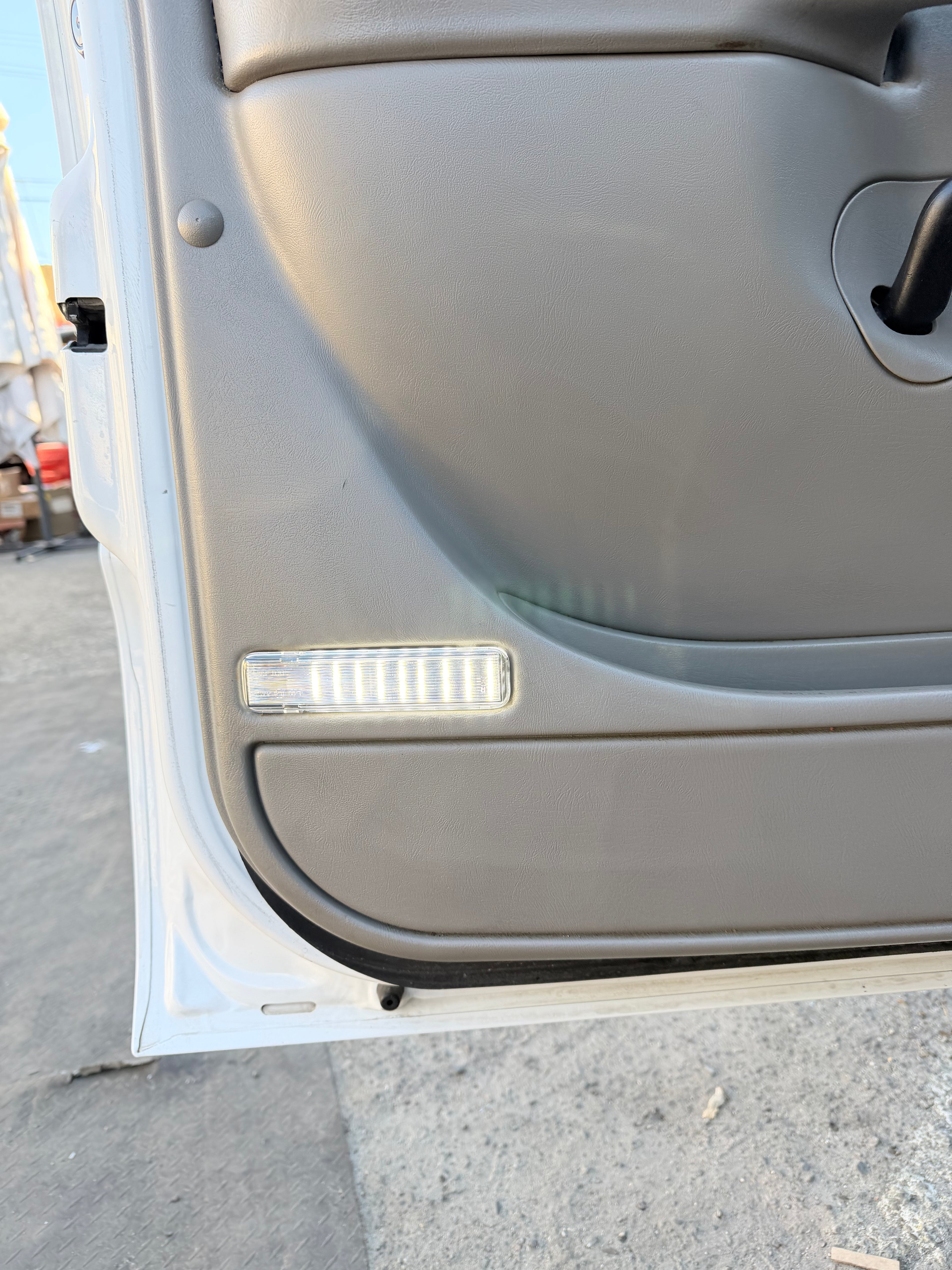 LED Interior Door Panel Lights for 1995-1999 Chevy C/K Silverado Sierra Yukon 99-06 Chevy Courtesy Door Reflector Light Intended for Hummer H2 2003-2009 Led Full LED White
LDL-H203LED-VS