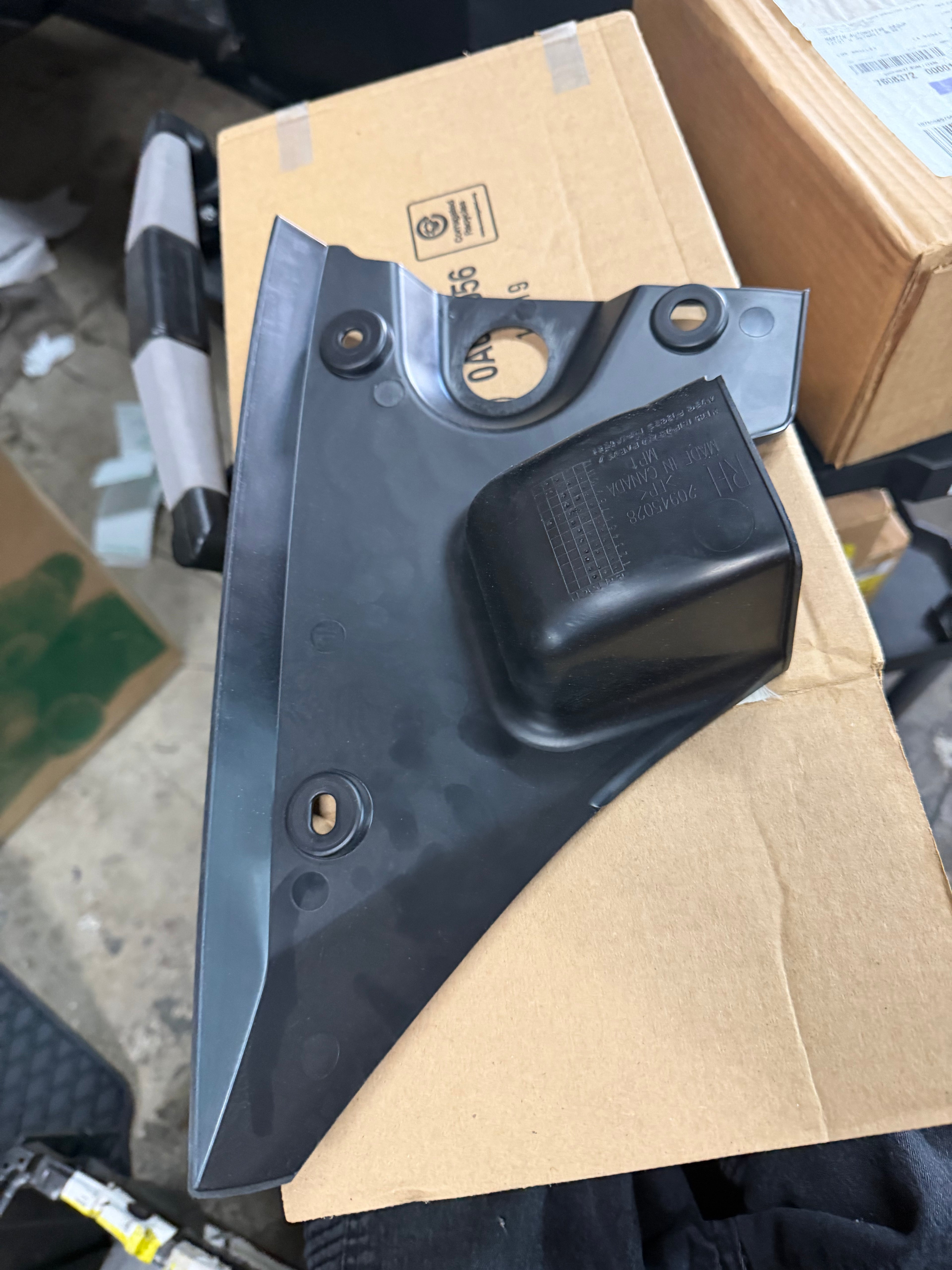 20945028 | OEM 2015 Chevy Camaro Rear Bumper Filler Panel RH OEM