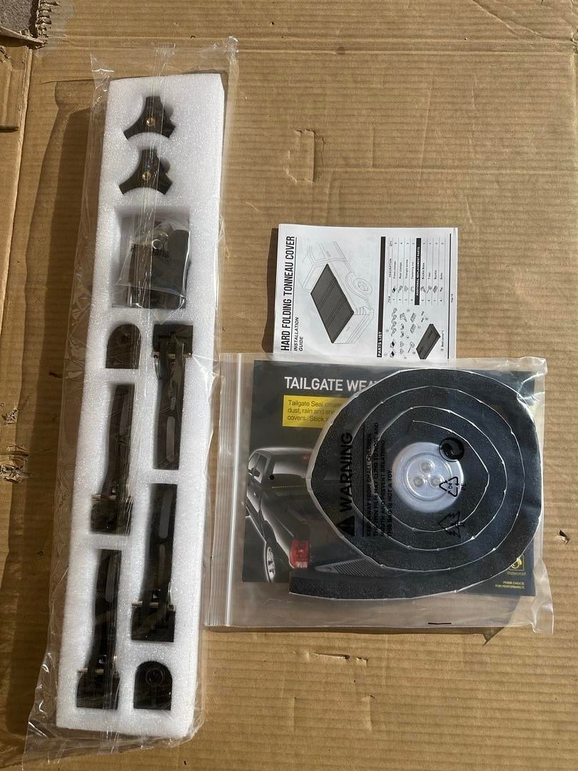TTC-HARD-014 6.5 15-19 FORD F-150 6.5 FT / TRIFOLD BLACK L81” X W67”