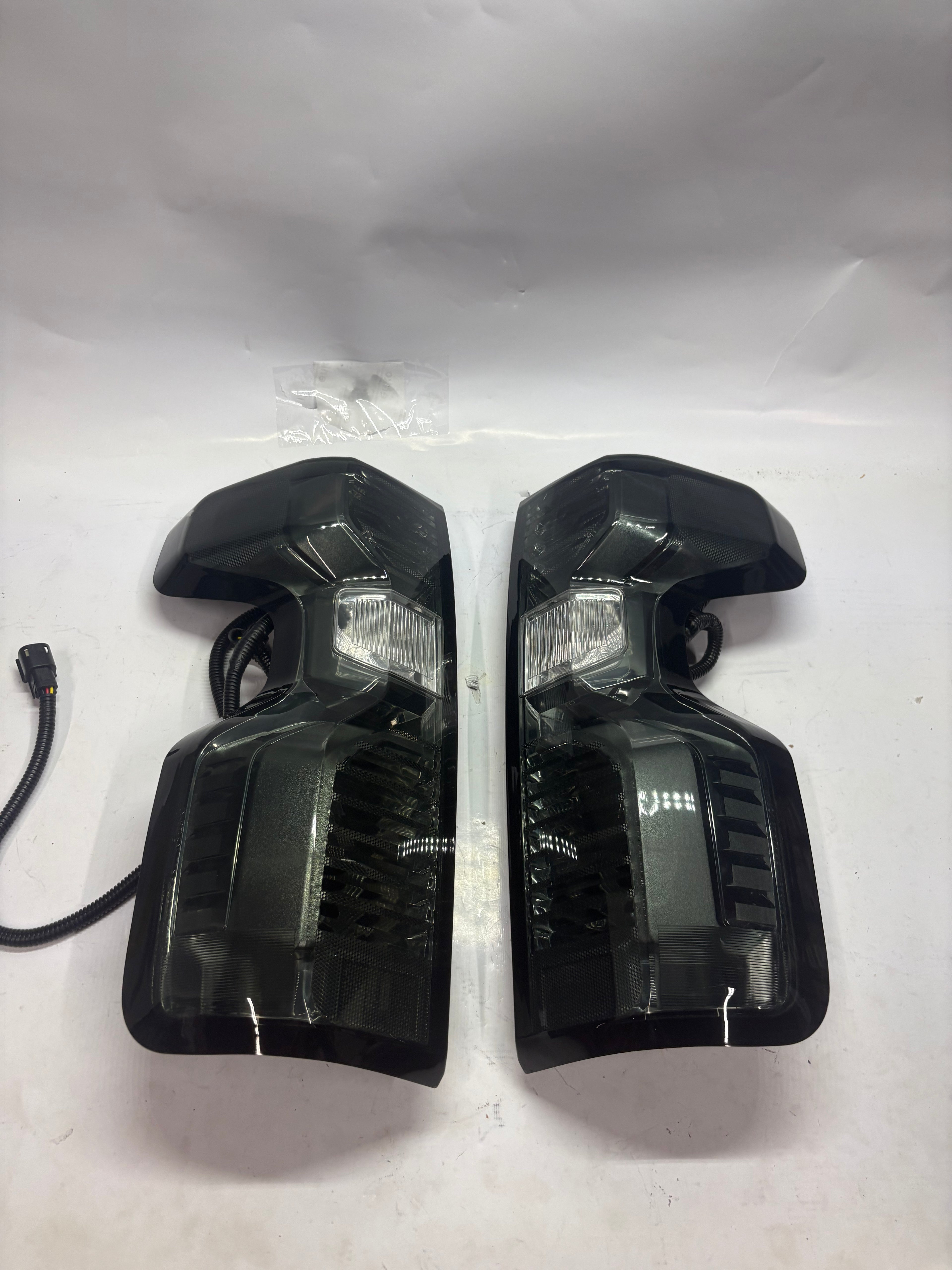 19-23 Chevy Silverado 1500 / LT Smoke Clear Tail Lights