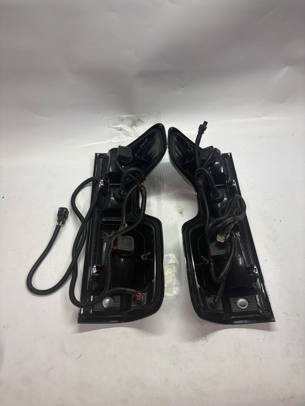 19-23 Chevy Silverado 1500 / LT Smoke Clear Tail Lights