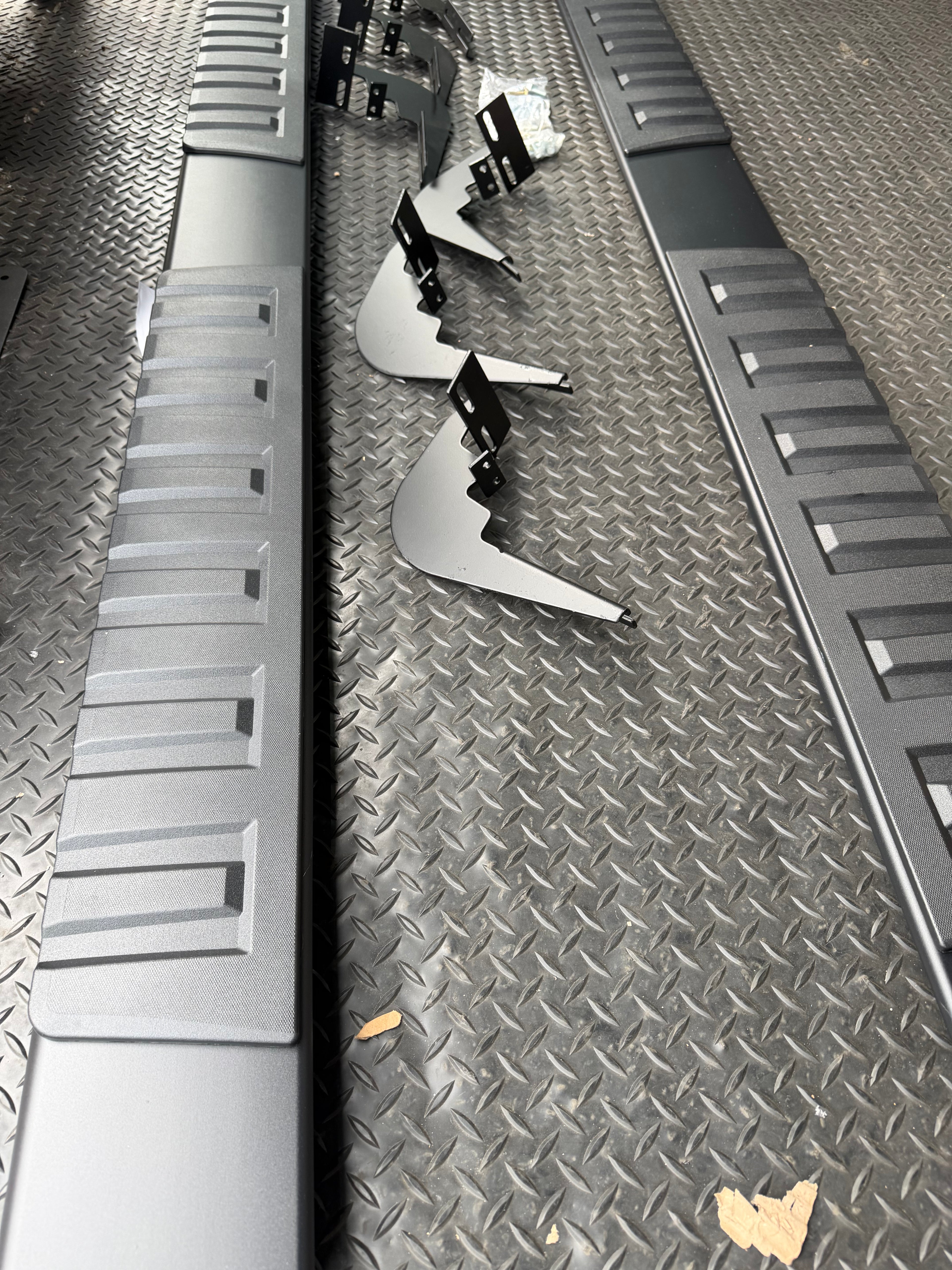 2009-2024 Ram/Classic Crew Cab 6" Black Running Boards - Open Box | Final Sale