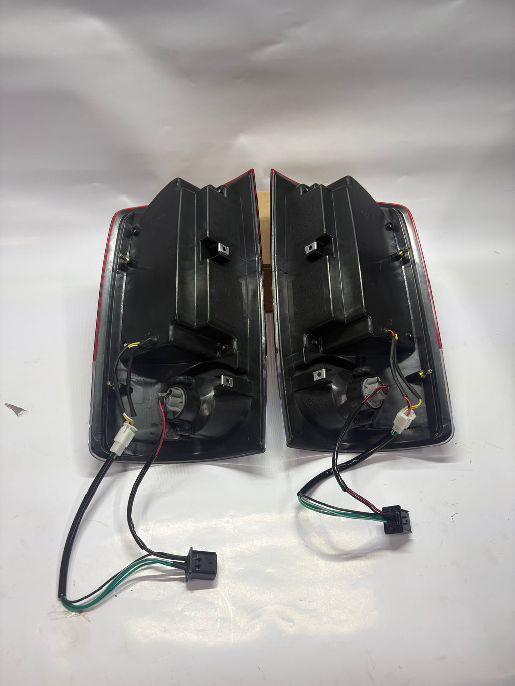 OB-TL-DRAM05-LED-CH-RD 02-06 DODGE RAM red led taillights chrome Driver Side Scratched