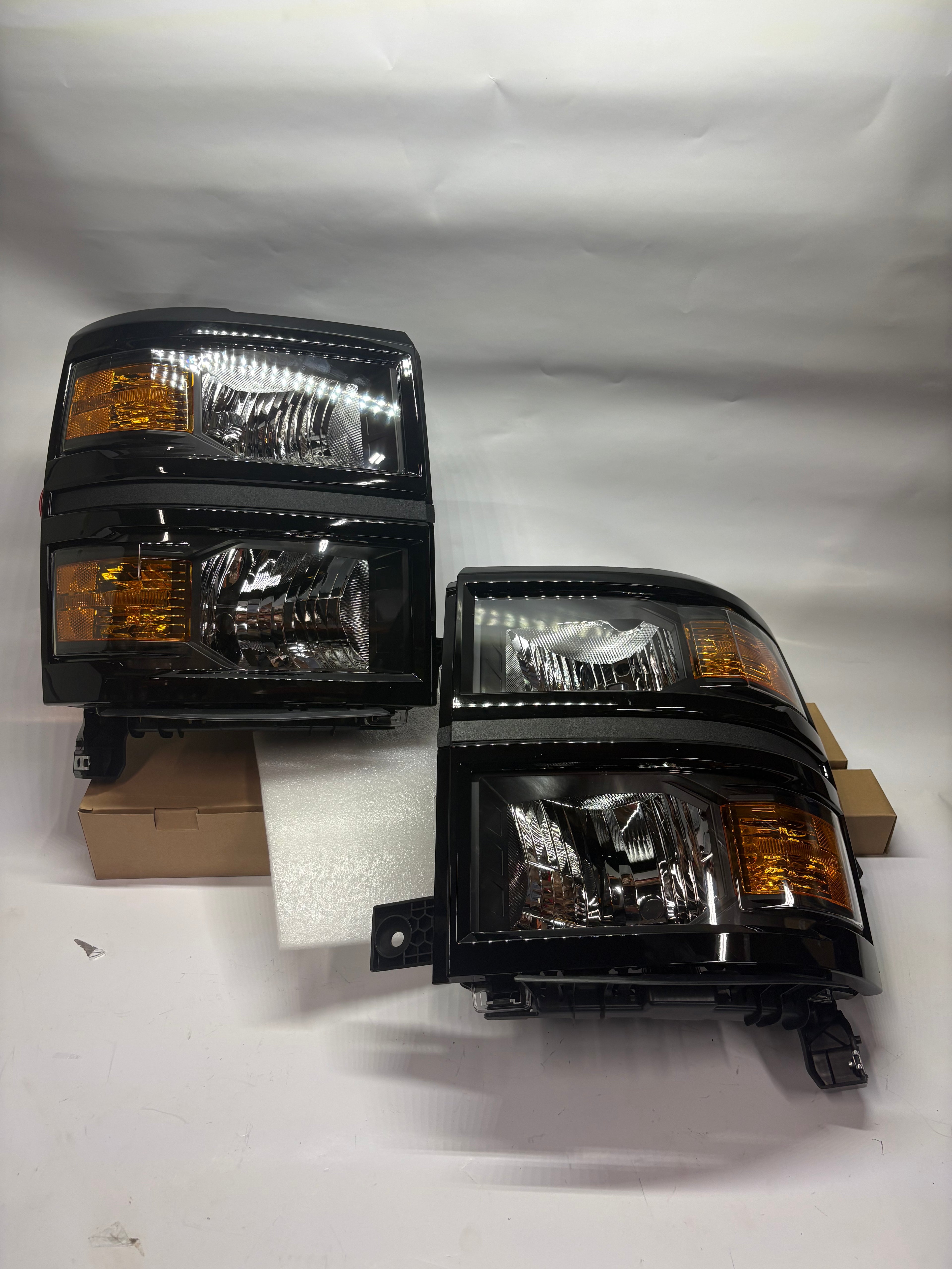 14-15 Chevy Silverado 1500 Black Amber Headlights