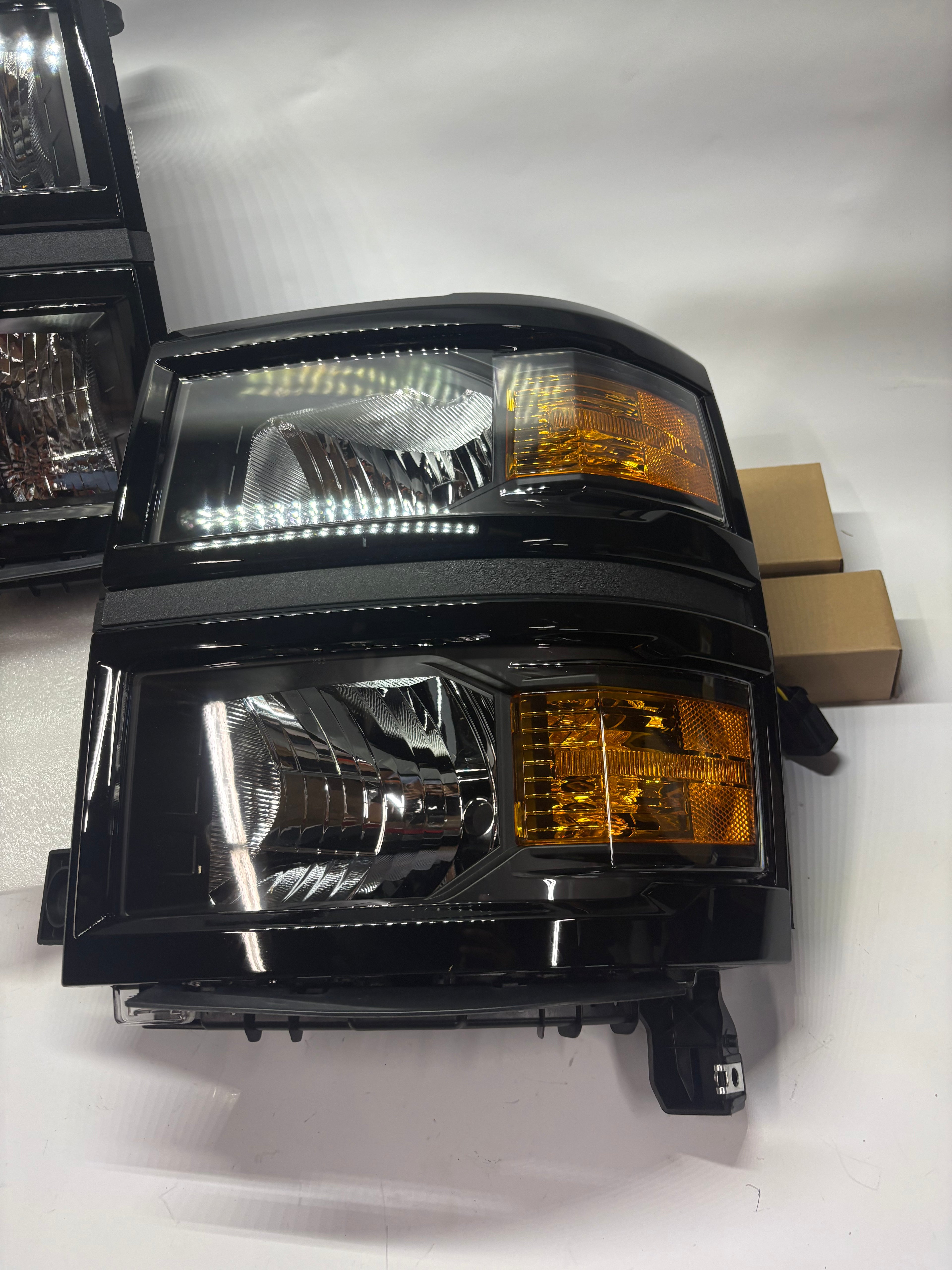 14-15 Chevy Silverado 1500 Black Amber Headlights