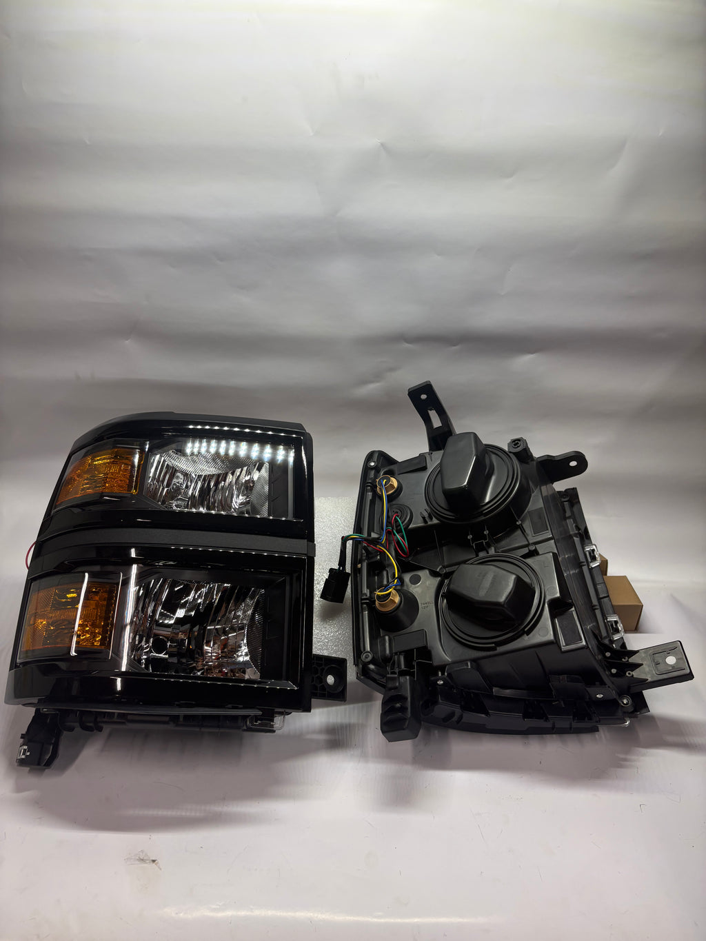 14-15 Chevy Silverado 1500 Black Amber Headlights