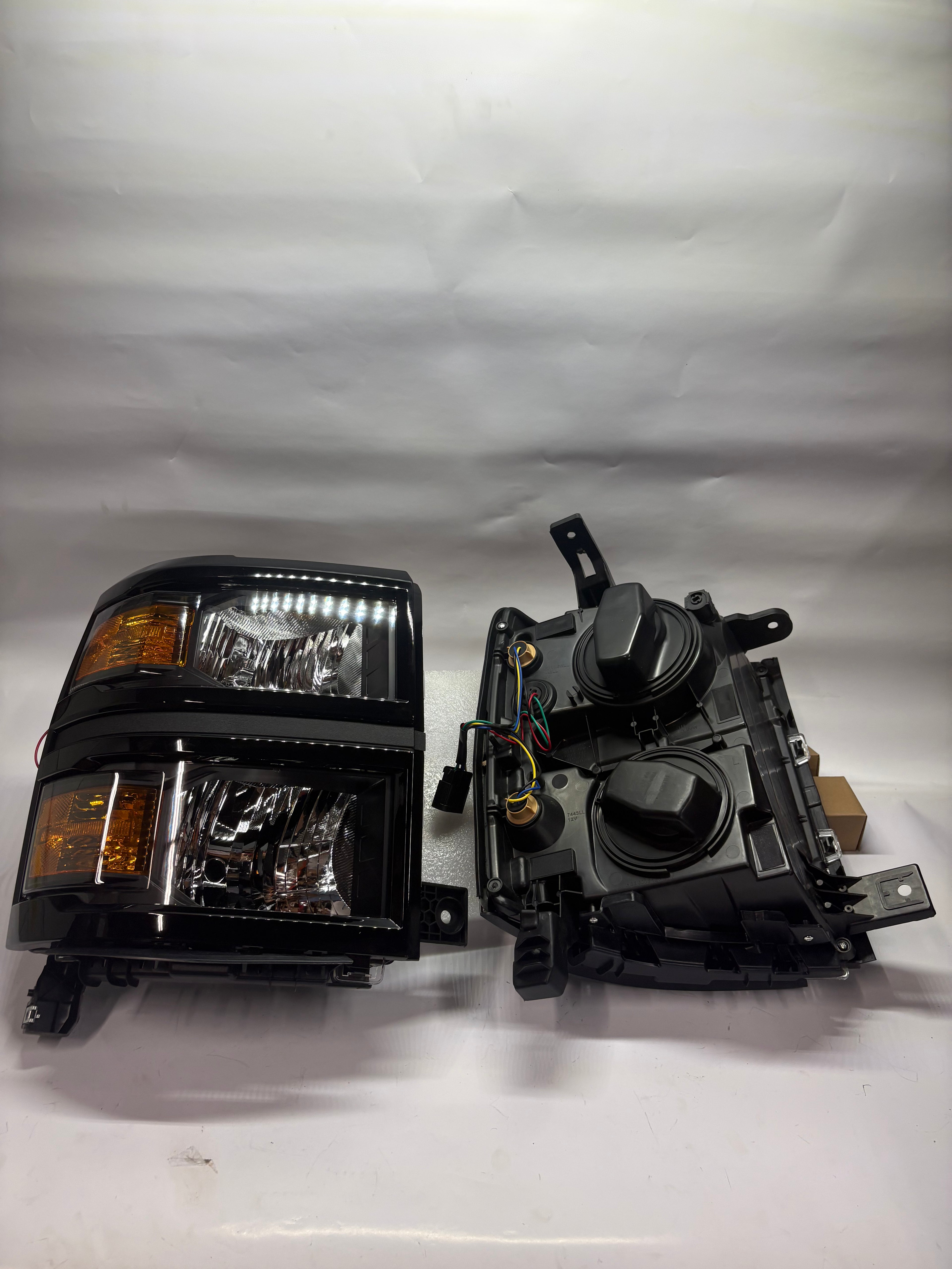 14-15 Chevy Silverado 1500 Black Amber Headlights