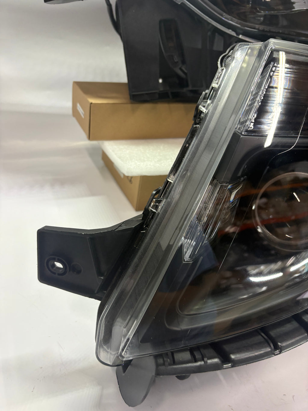 11-15 Ford Explorer Black Clear Halogen Headlights