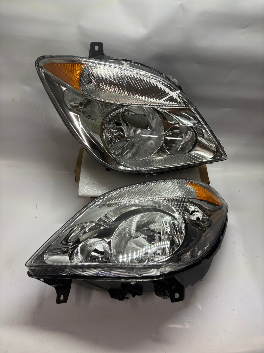 HL-OH-SPTR07-CH-AM-ASIS 07-13 Dodge Freightliner / Mercedes Benz Sprinter Chrome Amber Headlights Left Side Loose Housing