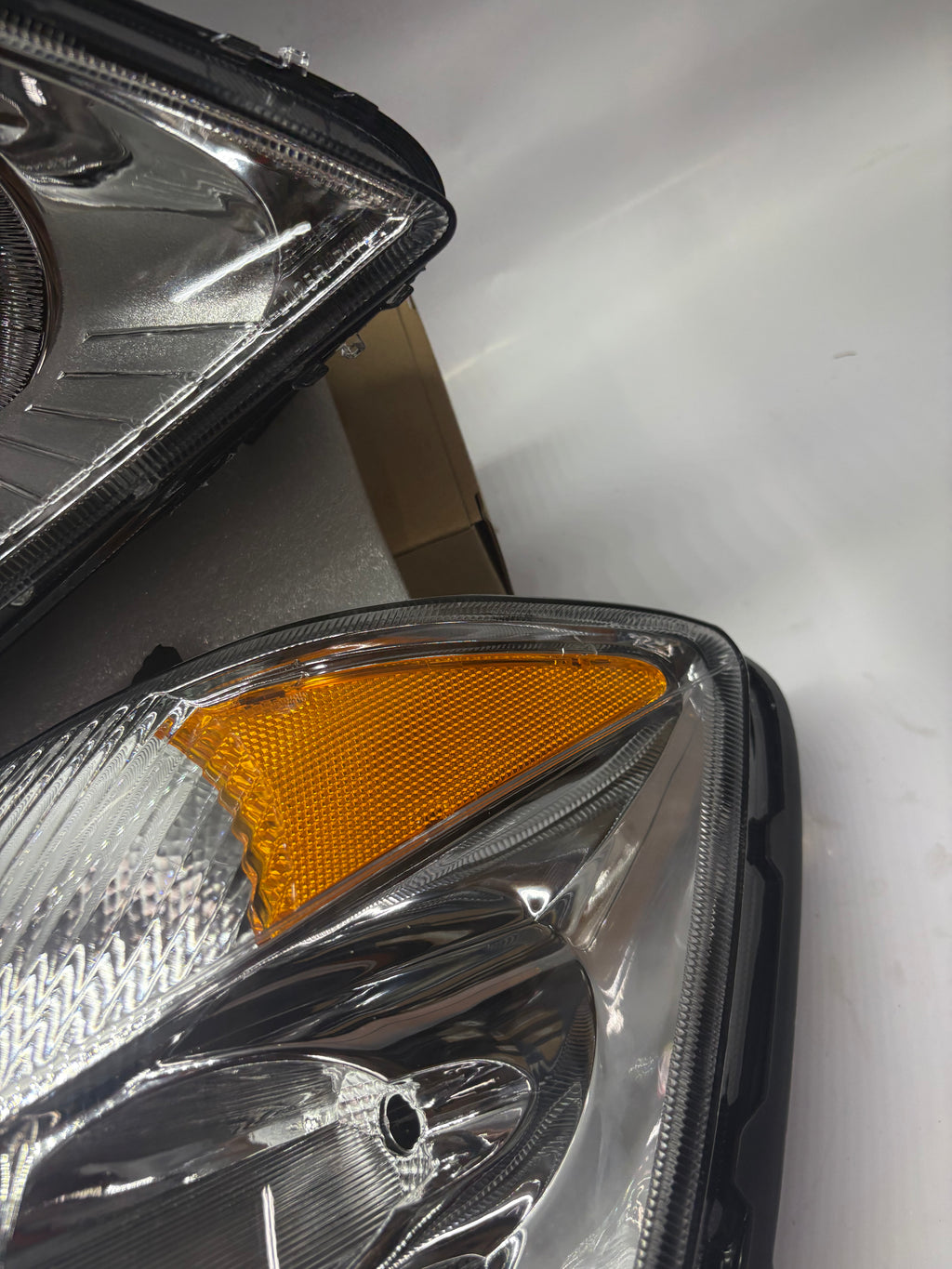 HL-OH-SPTR07-CH-AM-ASIS 07-13 Dodge Freightliner / Mercedes Benz Sprinter Chrome Amber Headlights Left Side Loose Housing
