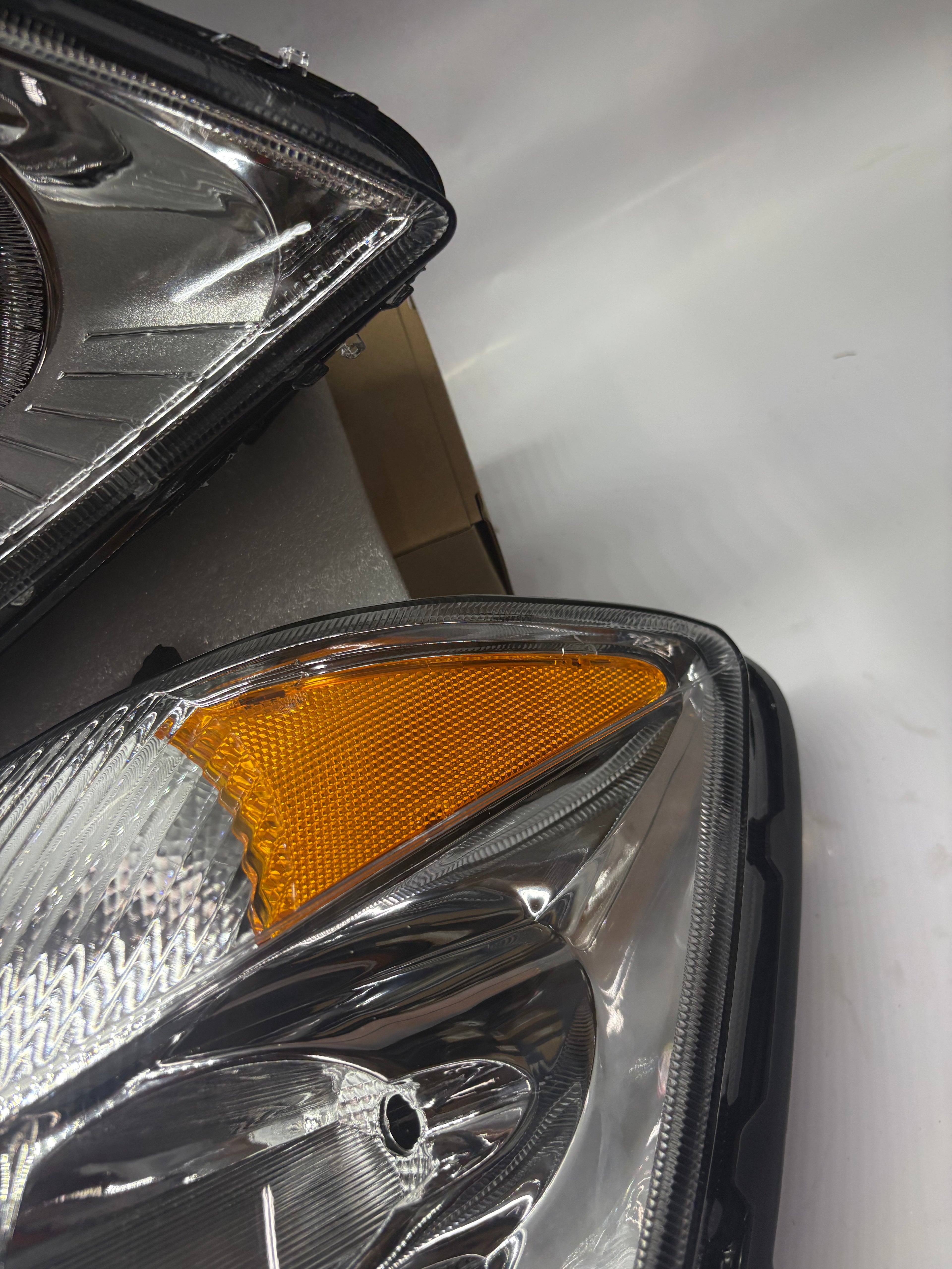 HL-OH-SPTR07-CH-AM-ASIS 07-13 Dodge Freightliner / Mercedes Benz Sprinter Chrome Amber Headlights Left Side Loose Housing