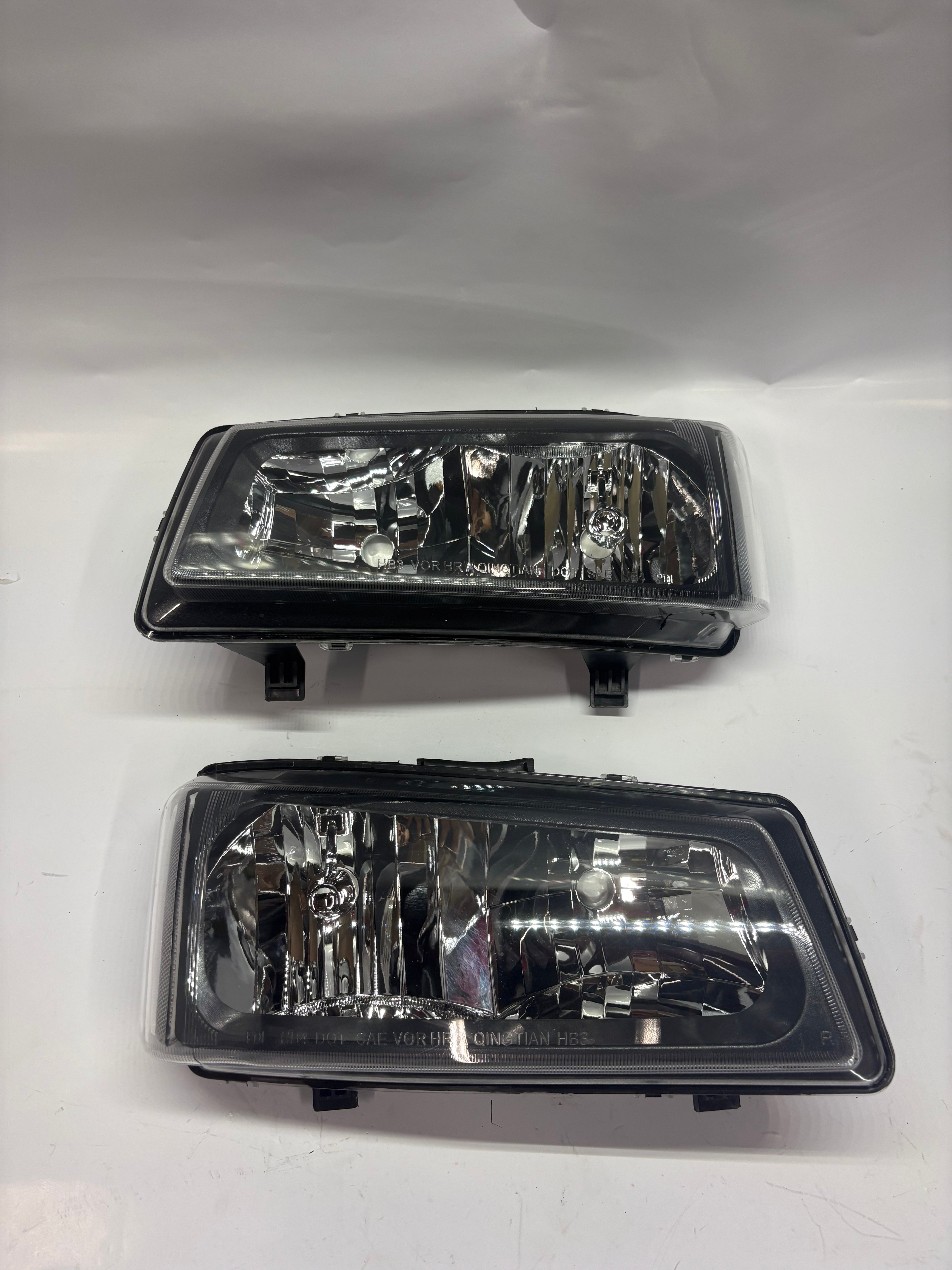 03-06 CHEVY SILVERADO TOPS ONLY BLACK CLEAR HEADLIGHTS