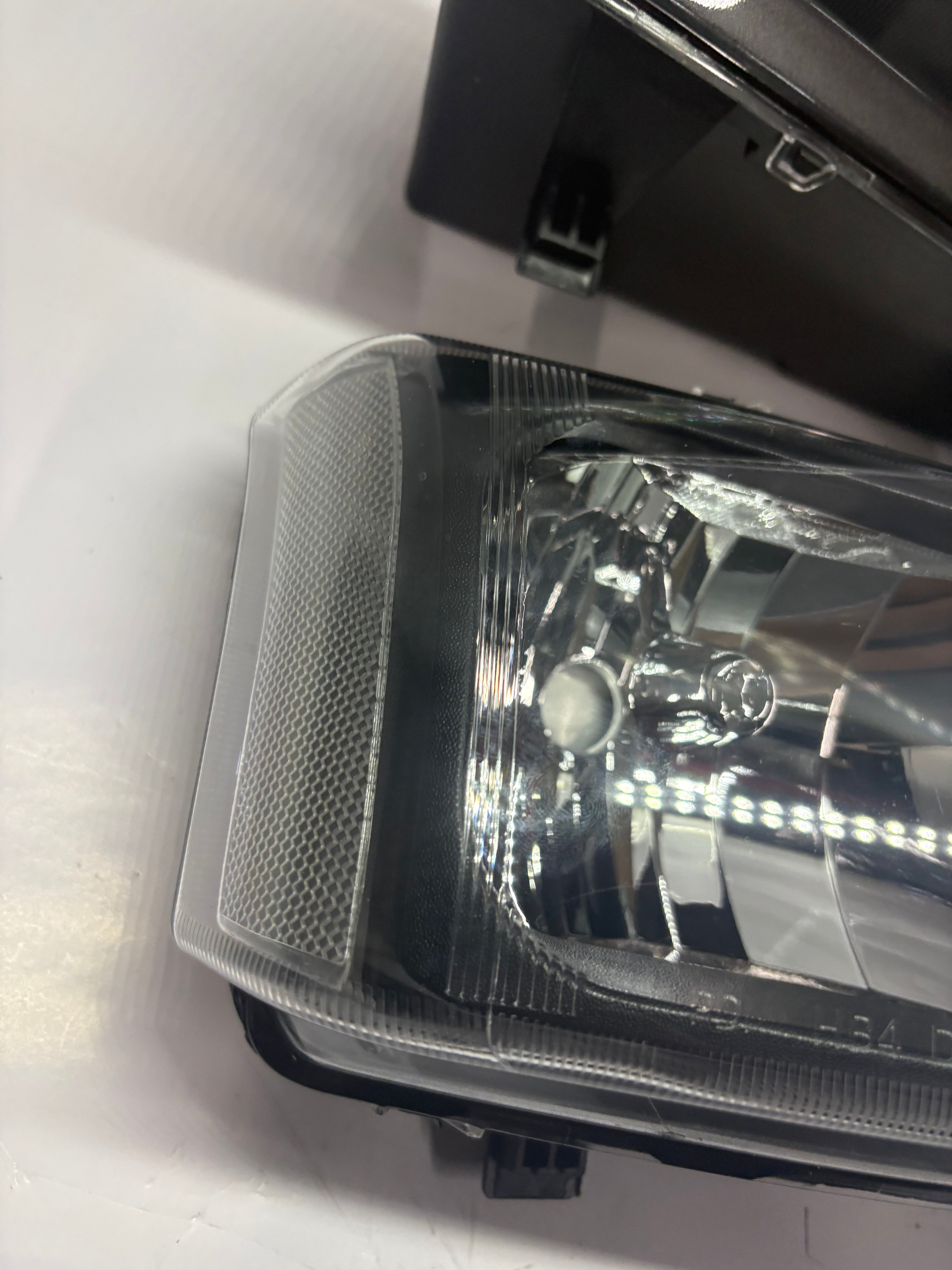 03-06 CHEVY SILVERADO TOPS ONLY BLACK CLEAR HEADLIGHTS