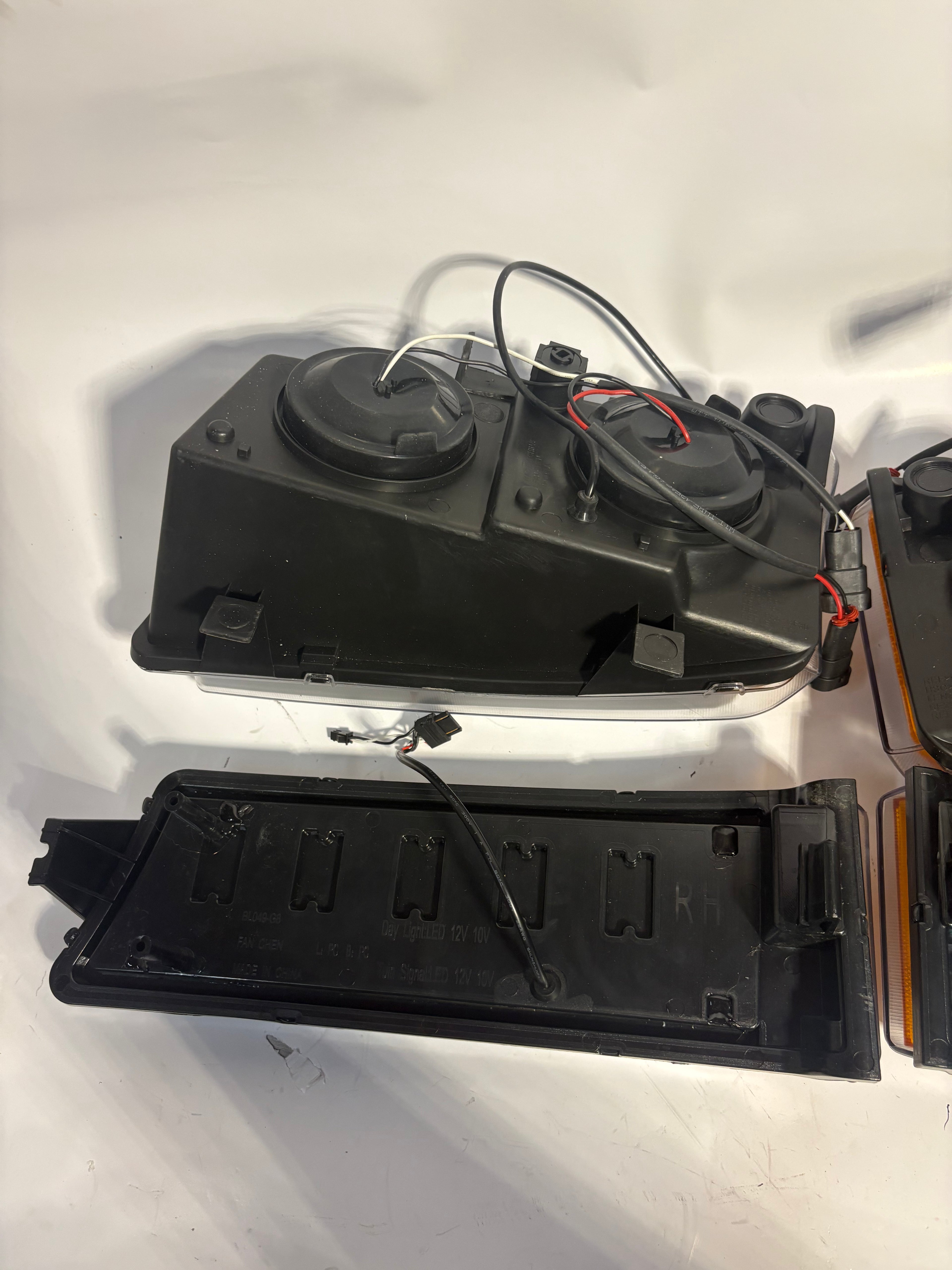 HL-HP8-CSIL03-4P-CH-AM-ASIS 03-06 Chevy Silverado Chrome Amber Fully LED Halogen Headlights Loose Housing