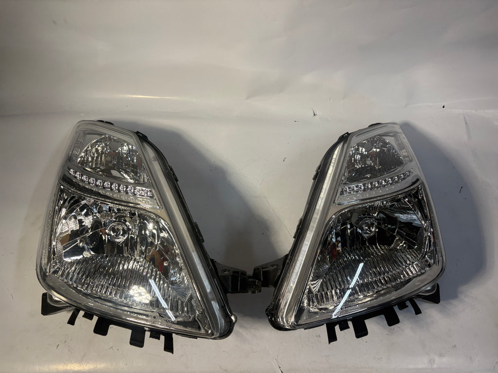 04-09 Toyota Prius Chrome Clear Headlights